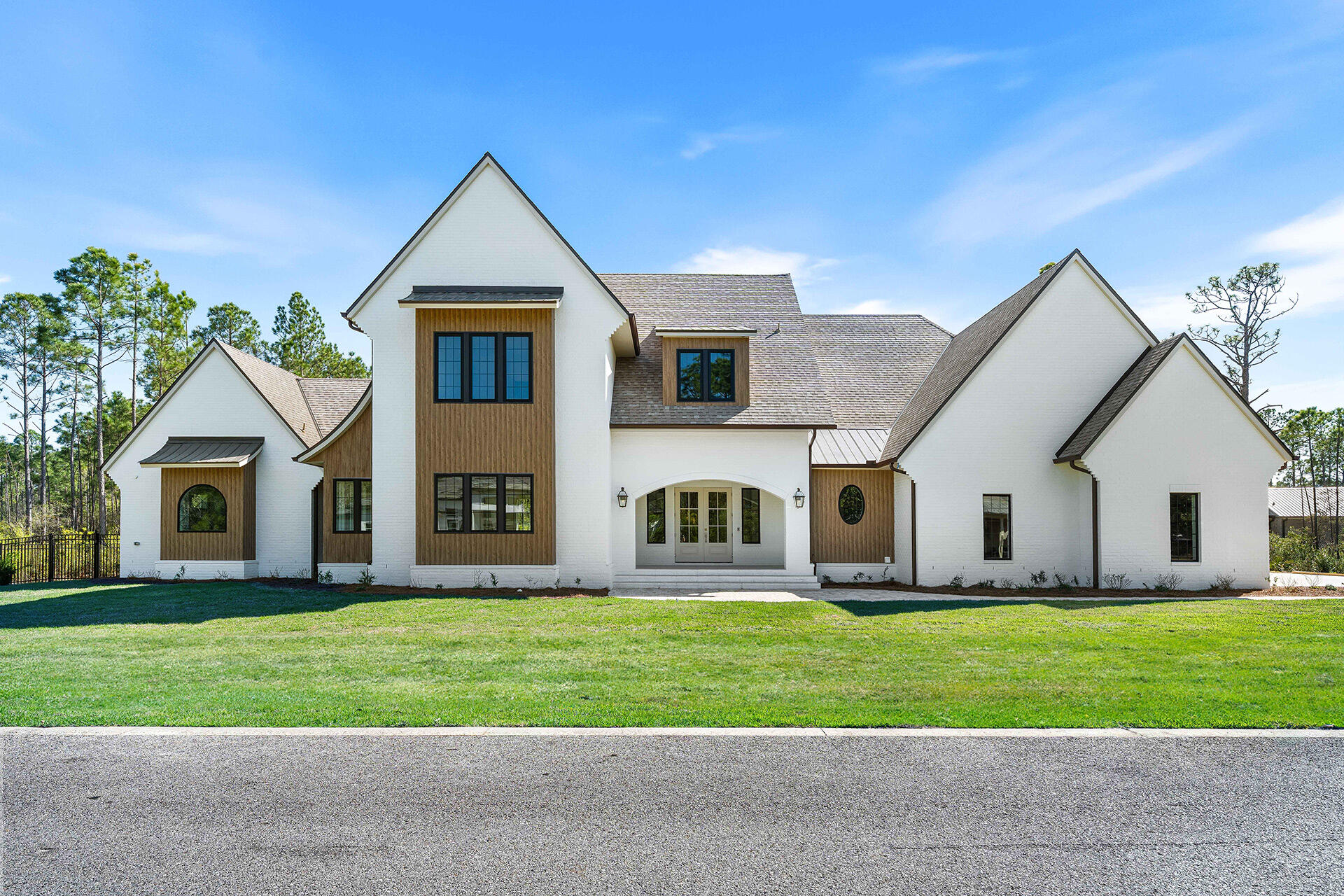 SECLUSION BAY - Residential