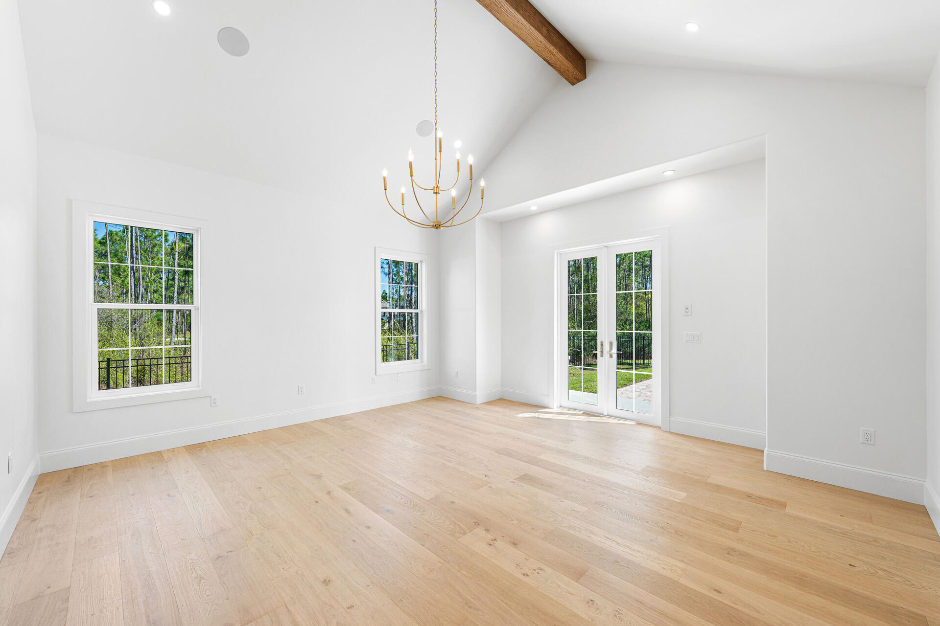 SECLUSION BAY - Residential