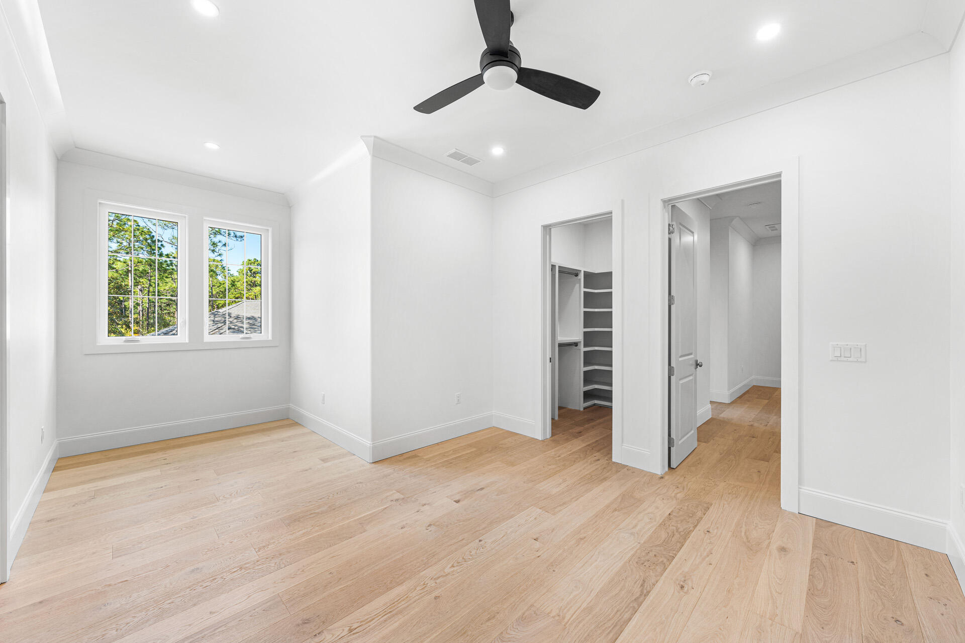 SECLUSION BAY - Residential