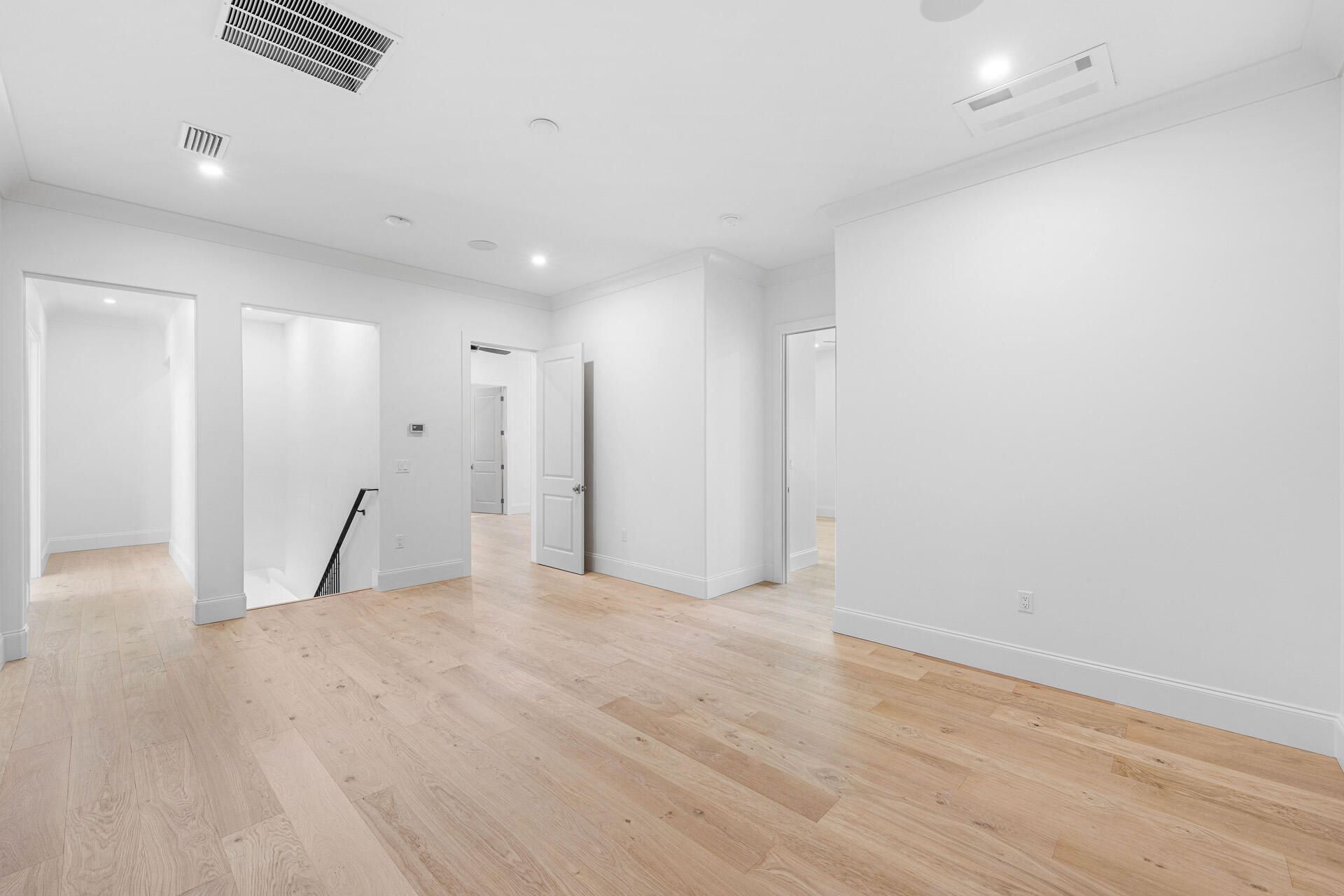 SECLUSION BAY - Residential