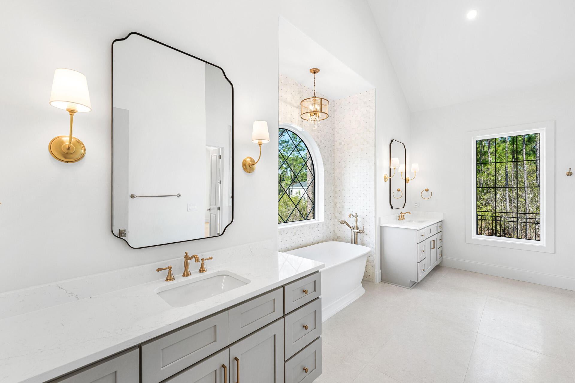 SECLUSION BAY - Residential