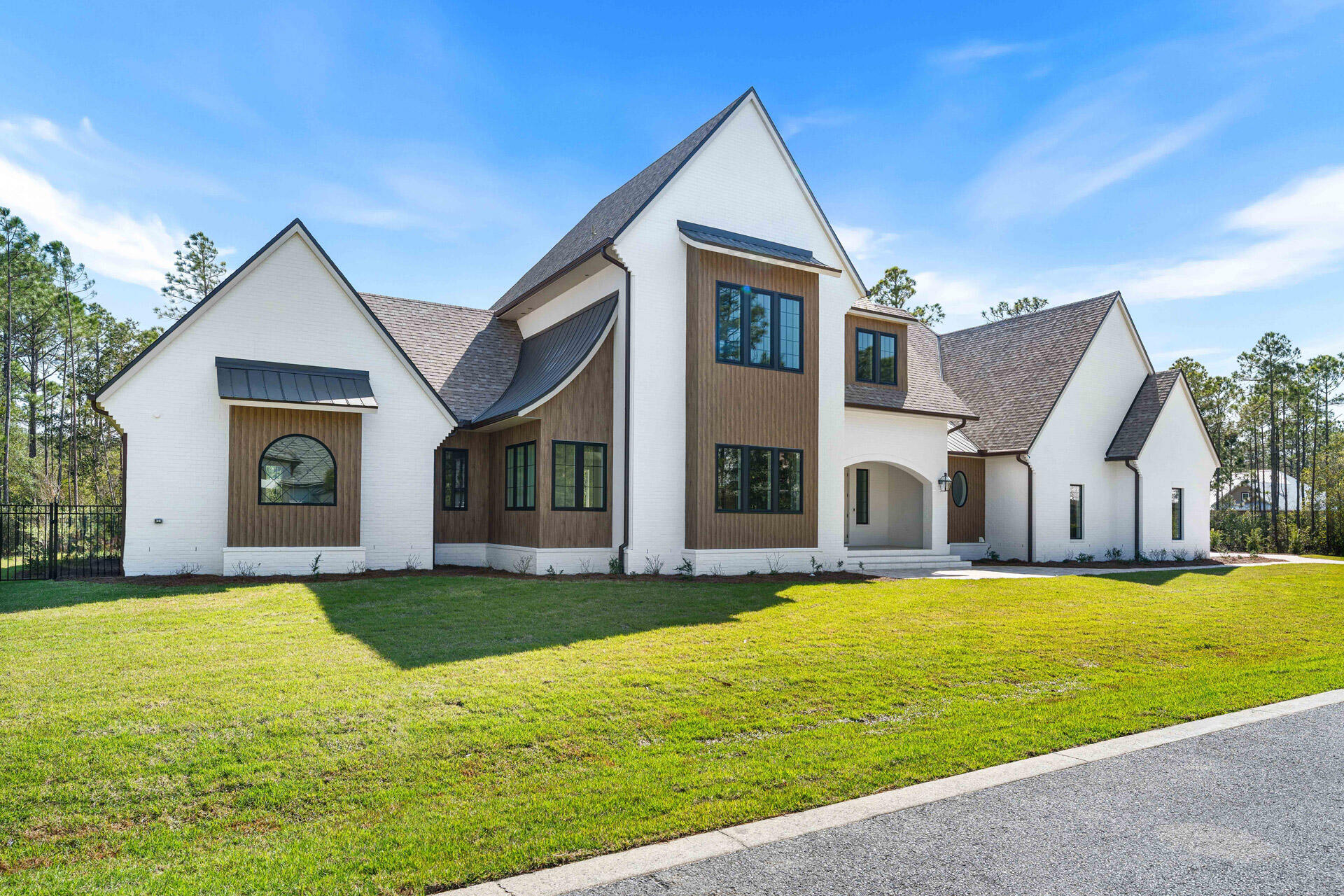 SECLUSION BAY - Residential