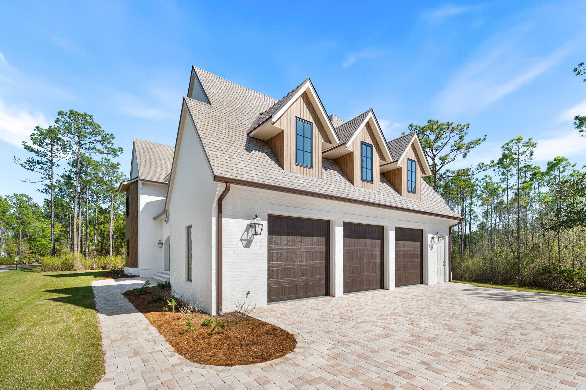 SECLUSION BAY - Residential