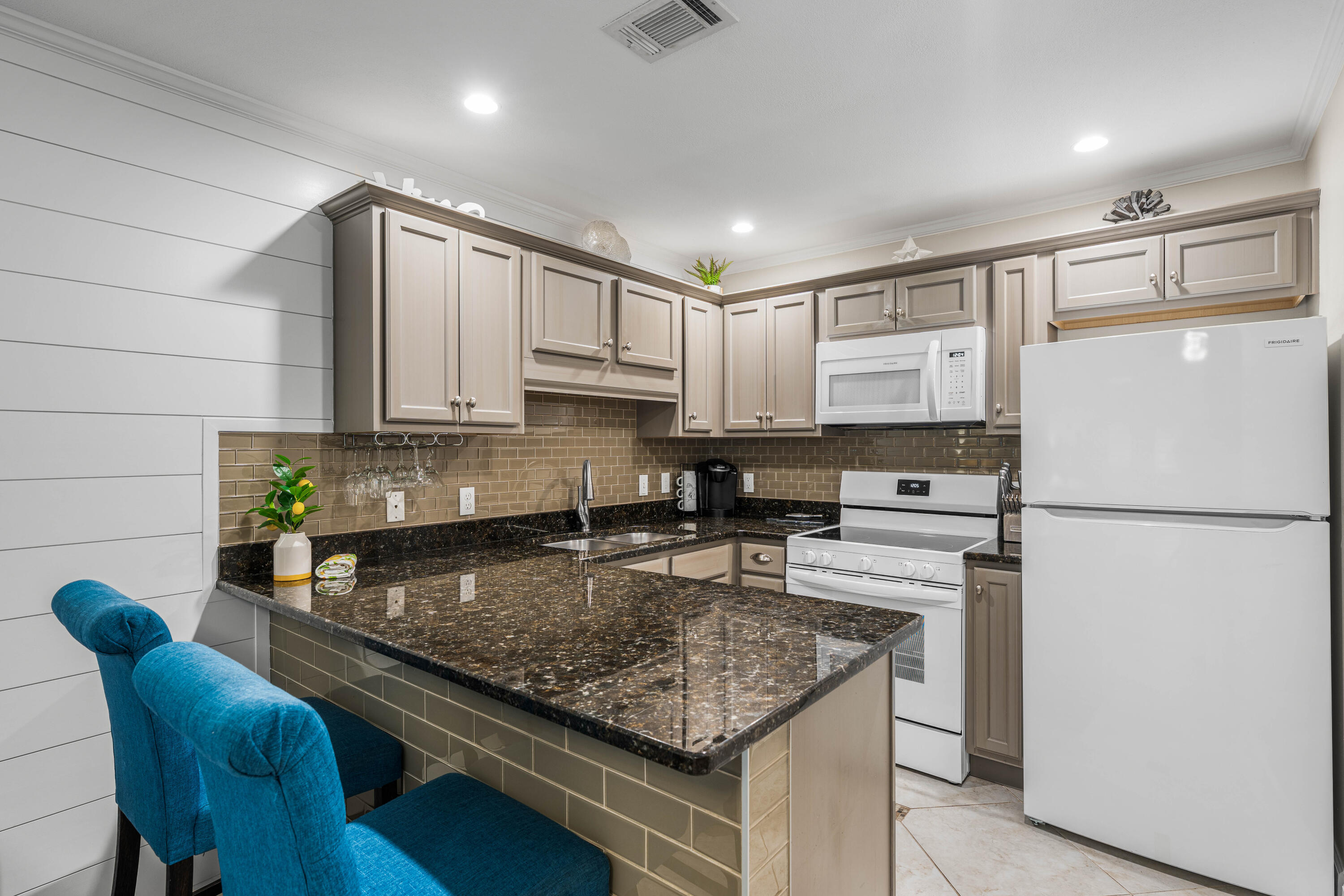 GRAND CARIBBEAN WEST CONDO - Residential