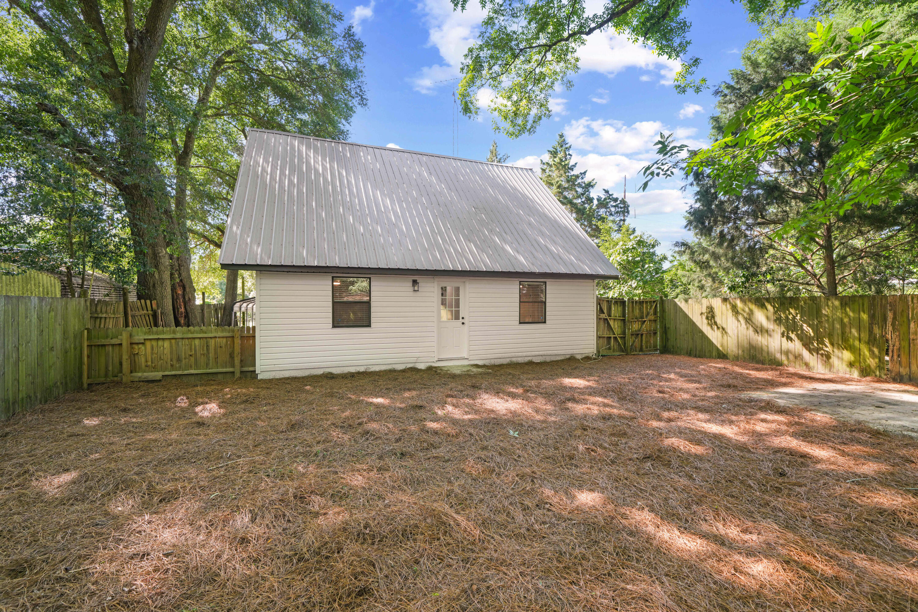 TOWN OF DEFUNIAK SPRINGS - Residential