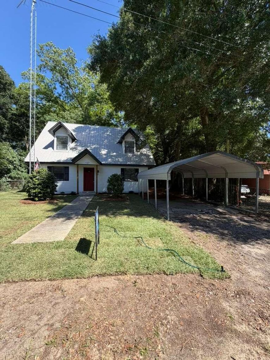Cute Downtown DeFuniak Cape Cod - Fully Remodeled
Charming Cape Cod-style home in downtown DeFuniak, completely updated inside and out. Features include a new kitchen with granite and stainless appliances, updated baths, new AC, metal roof, fresh interior and exterior paint, plus new fans and lighting throughout. Move-in ready with classic curb appeal and modern finishes.