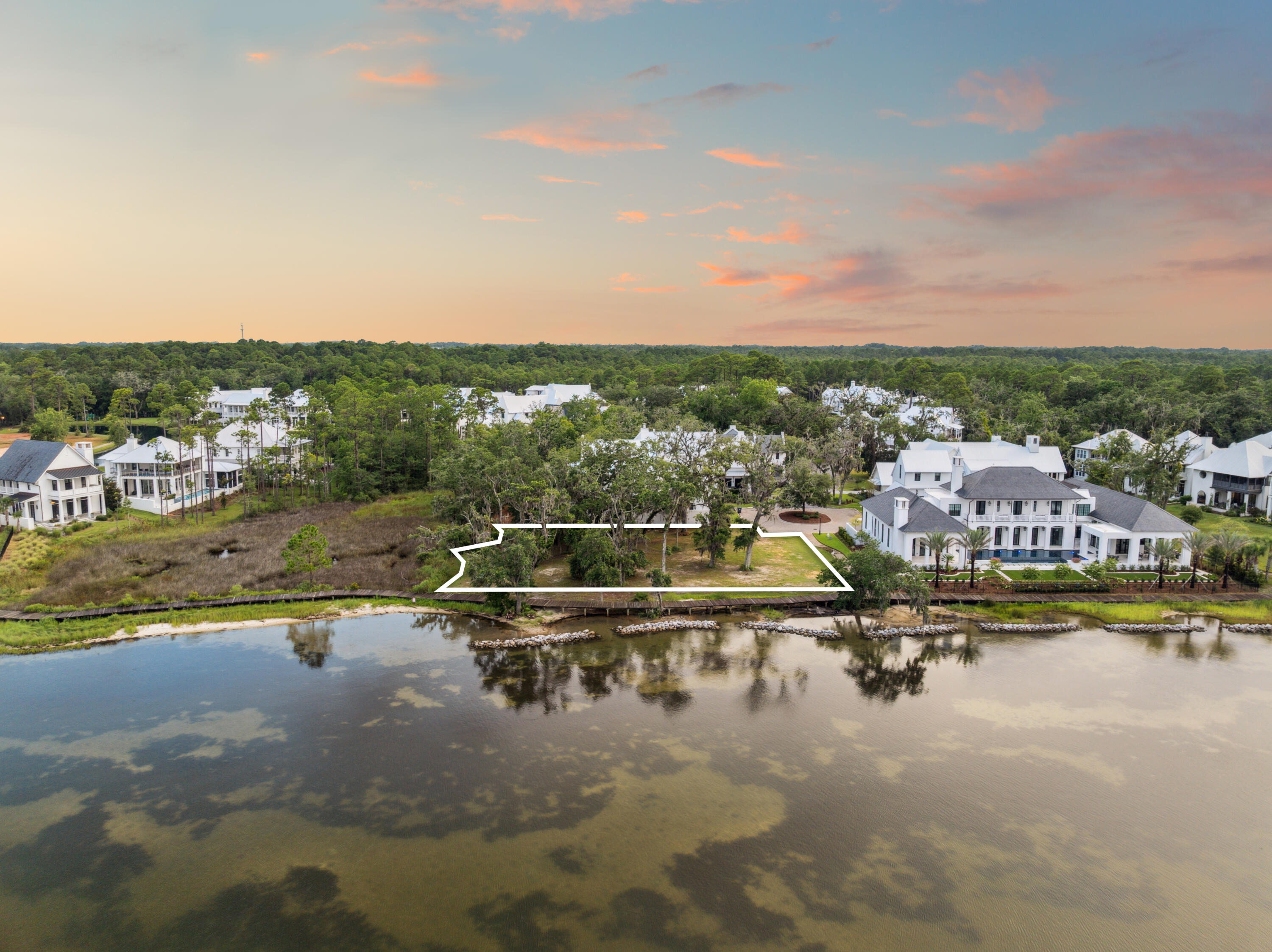 CHURCHILL OAKS - Land