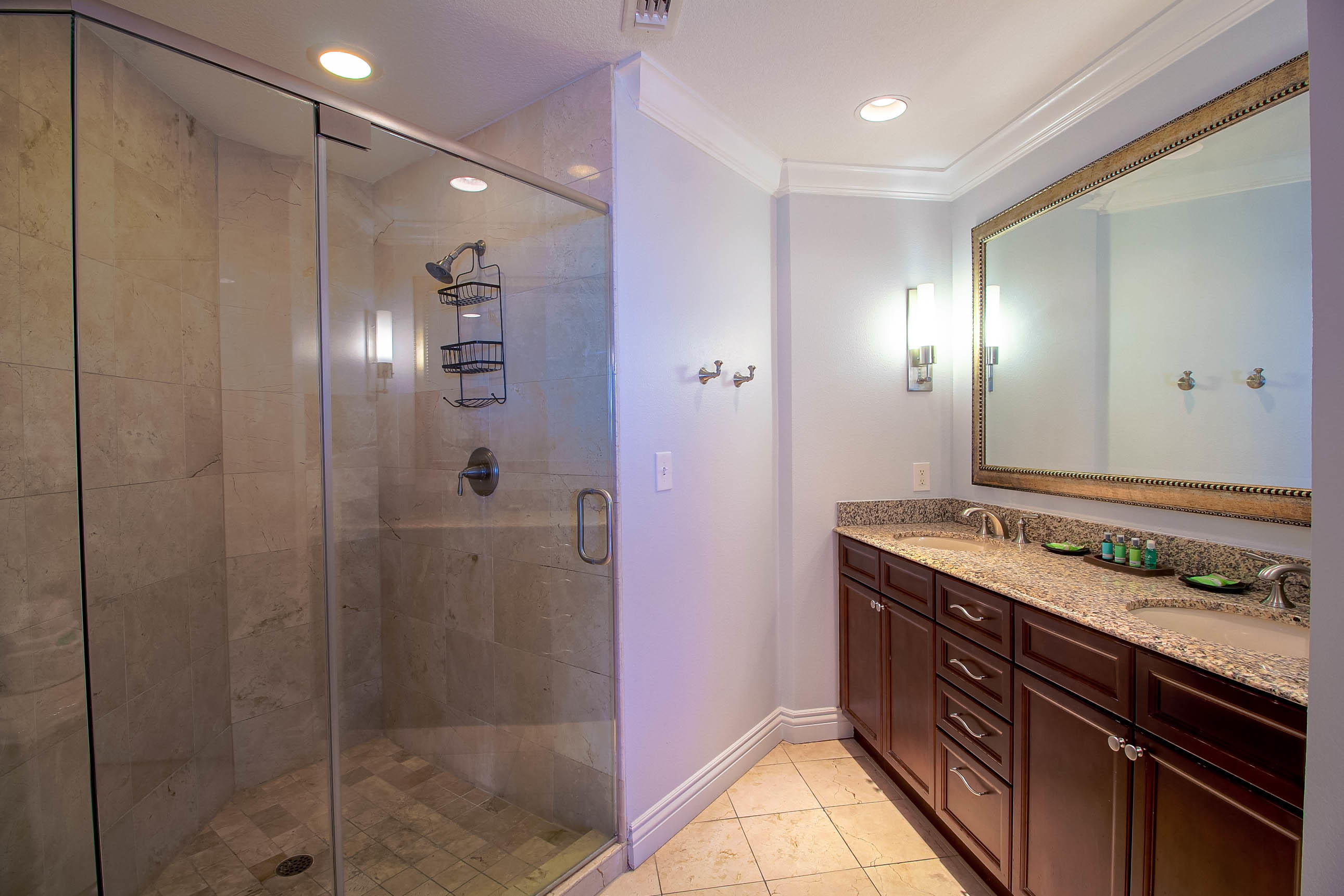 EMERALD GRANDE - Residential