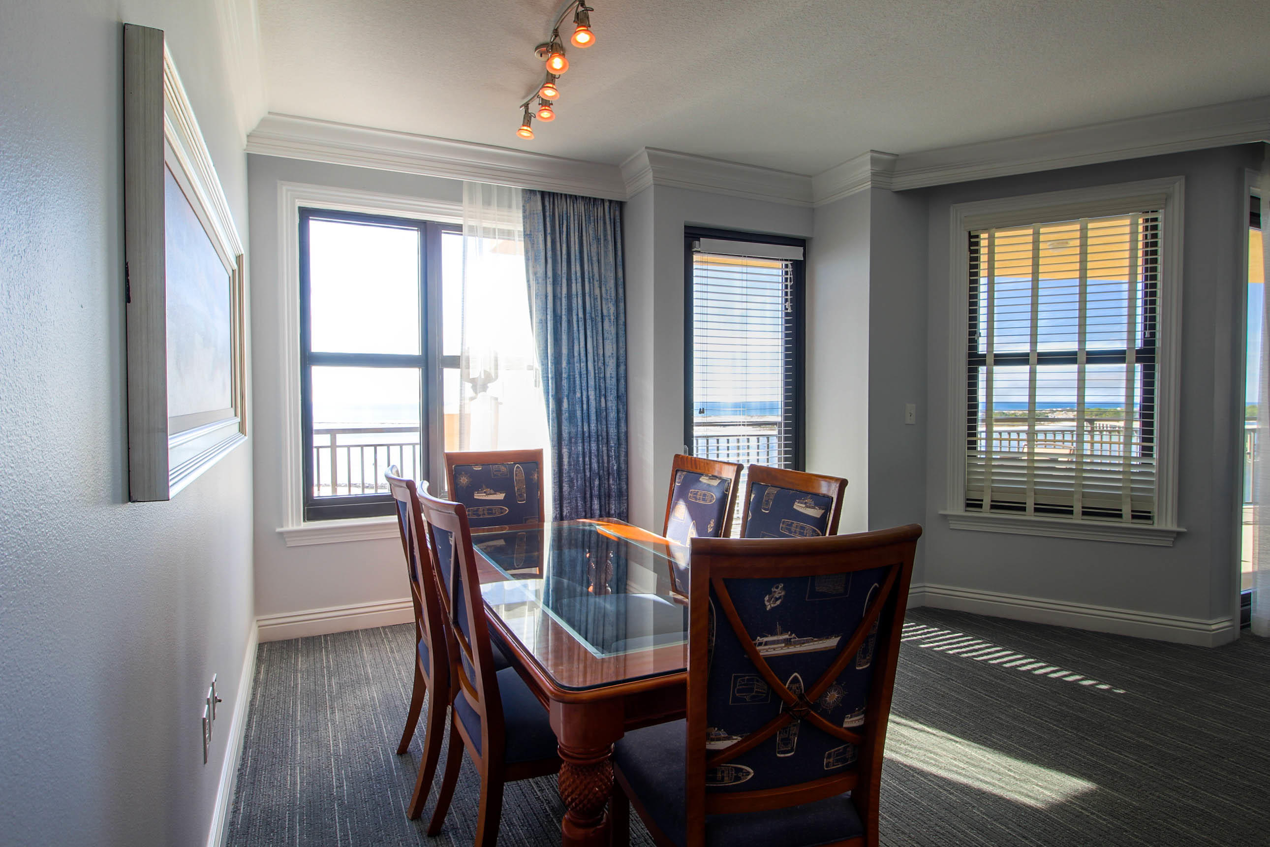 EMERALD GRANDE - Residential