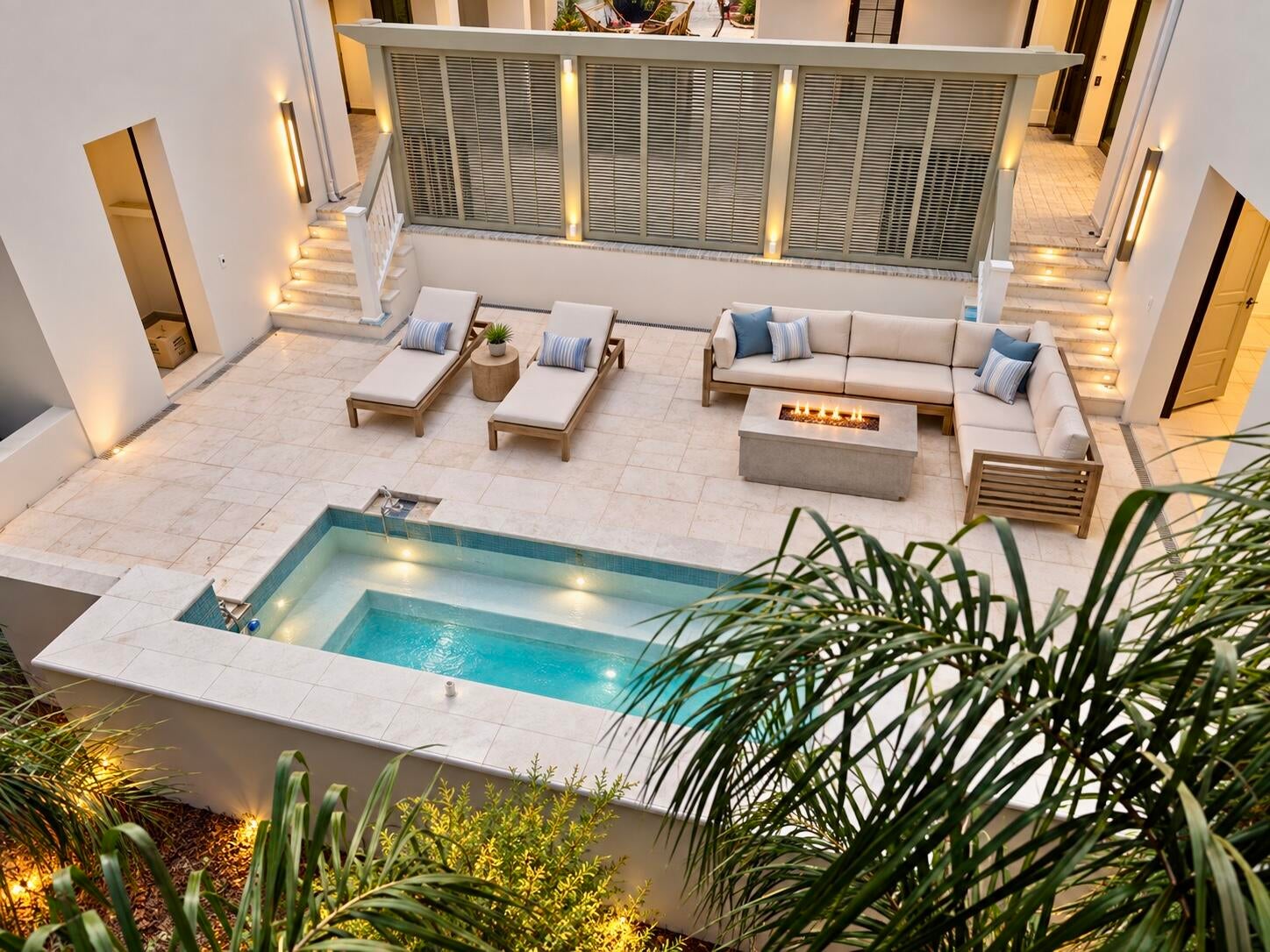 151 E St Lucia