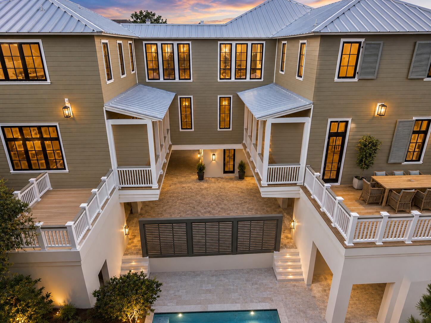 151 E St Lucia