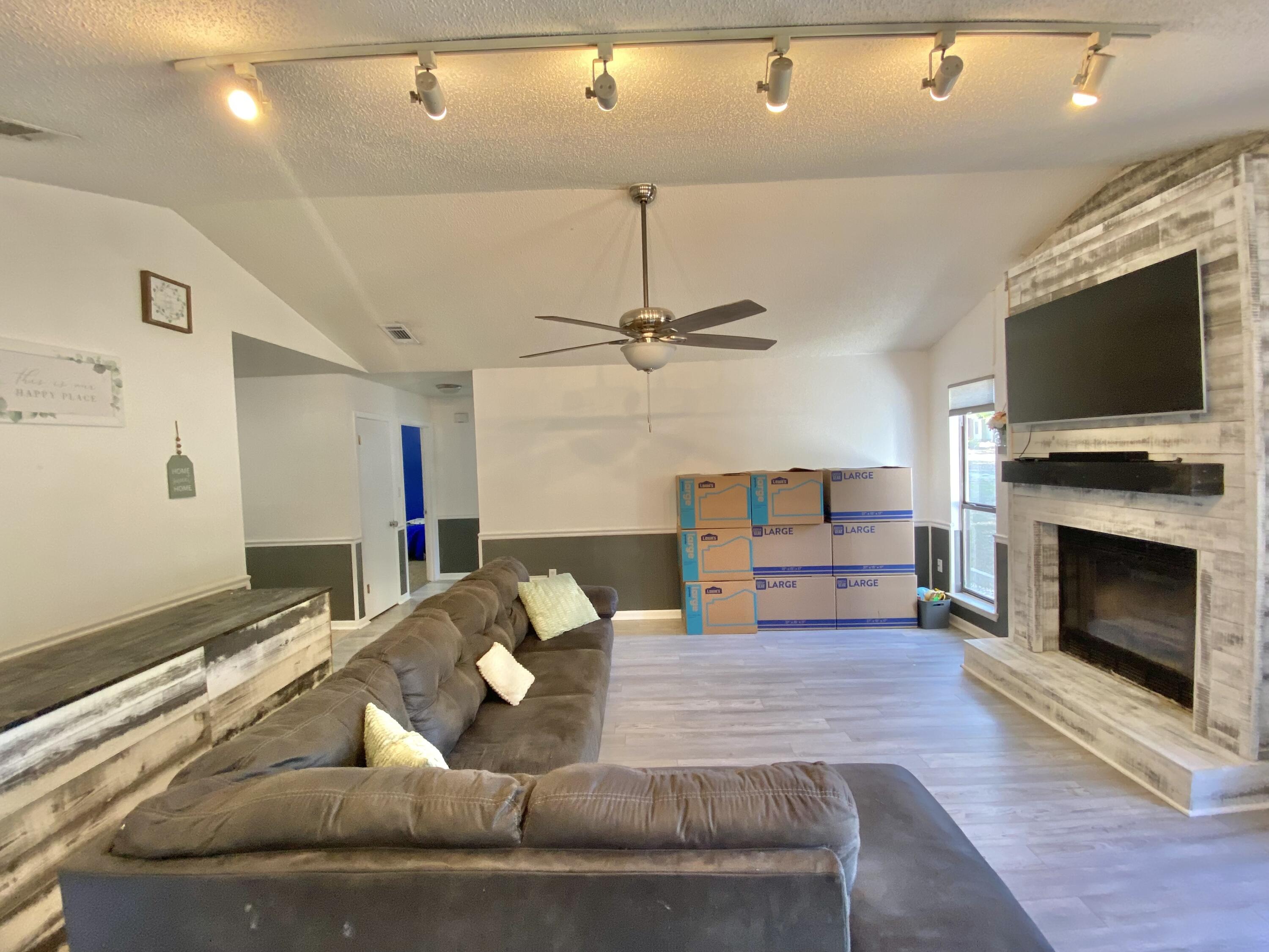 COUNTRY OAKS ESTATES PH 2 - Residential