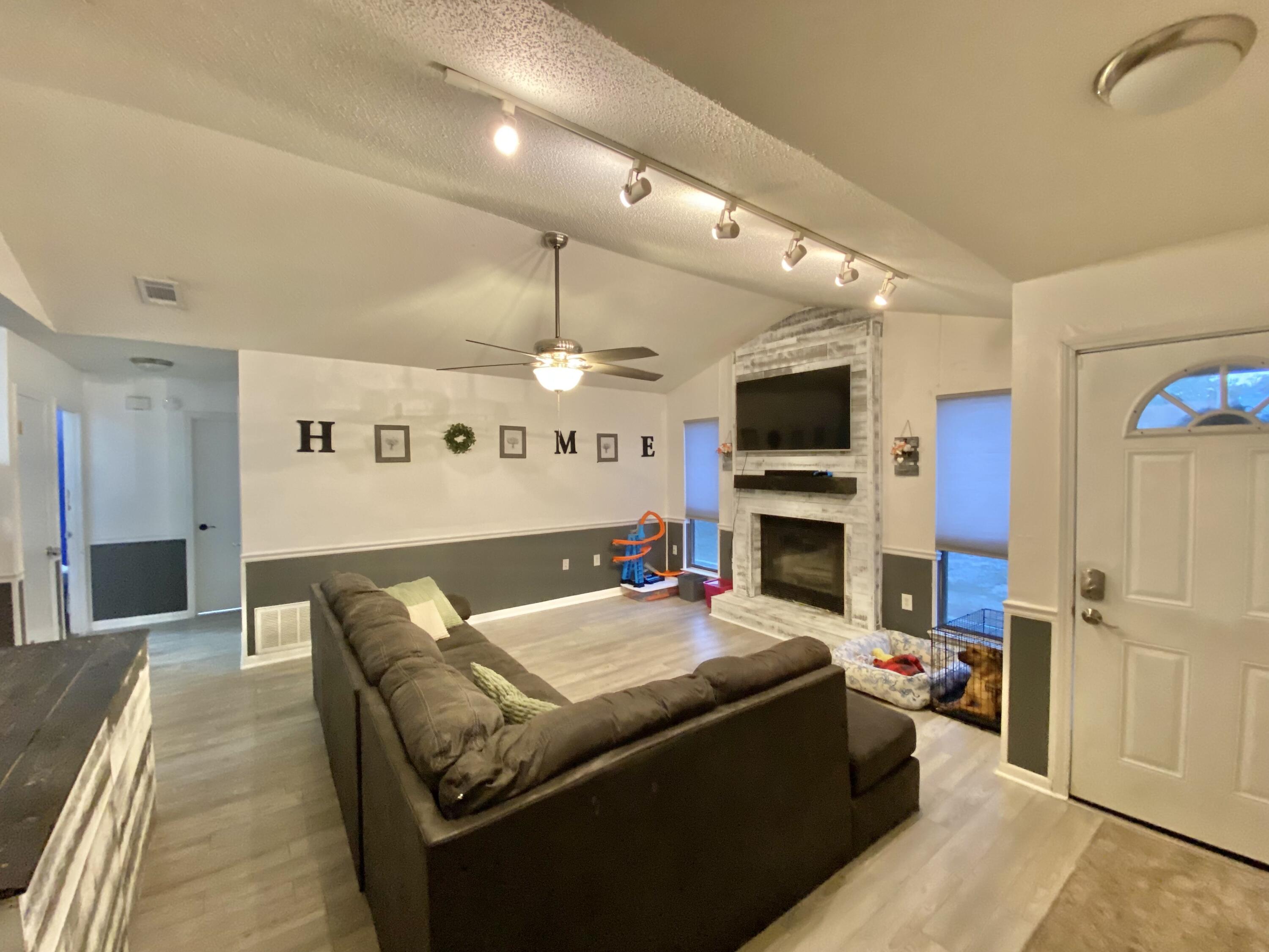 COUNTRY OAKS ESTATES PH 2 - Residential