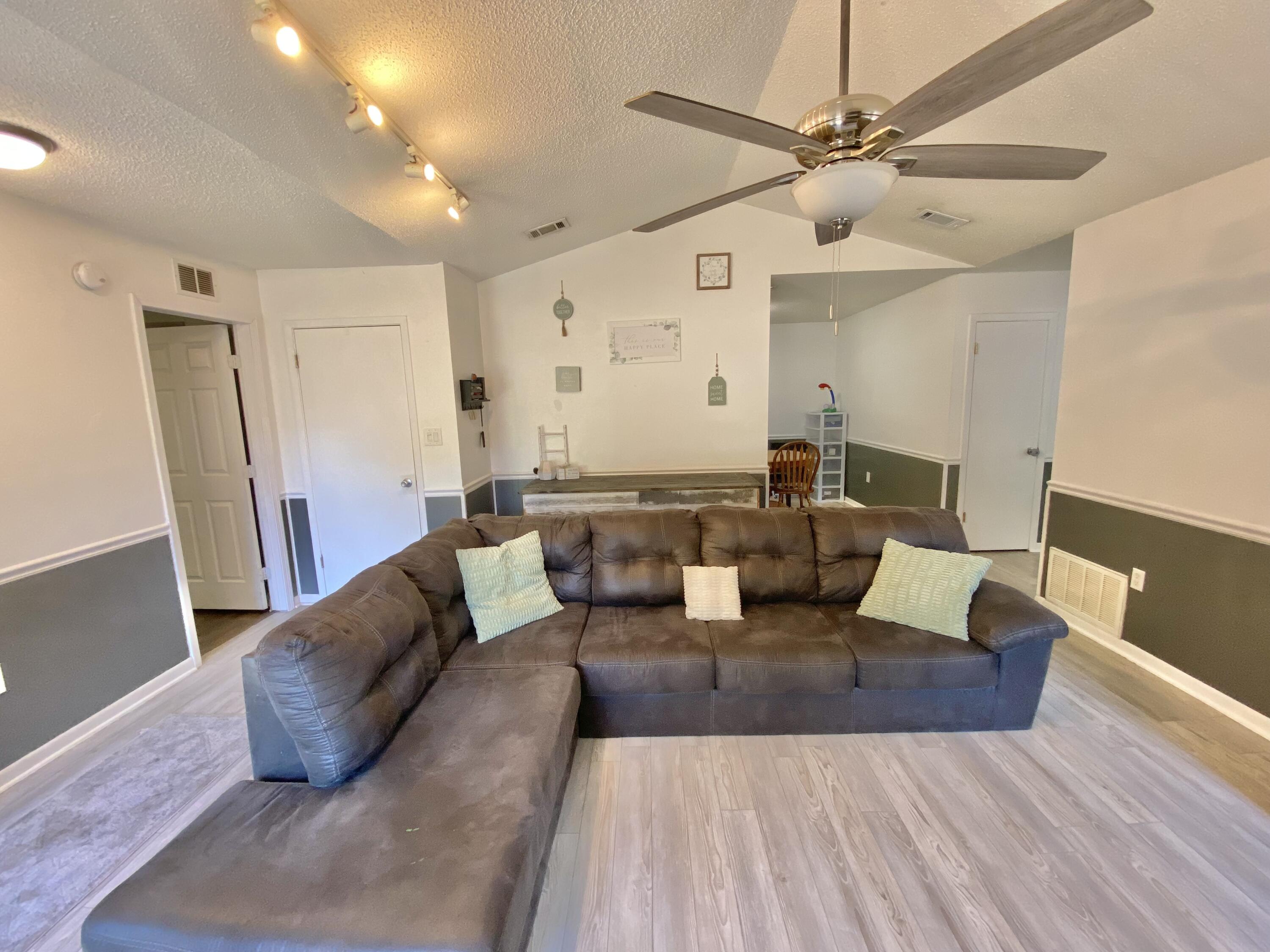 COUNTRY OAKS ESTATES PH 2 - Residential