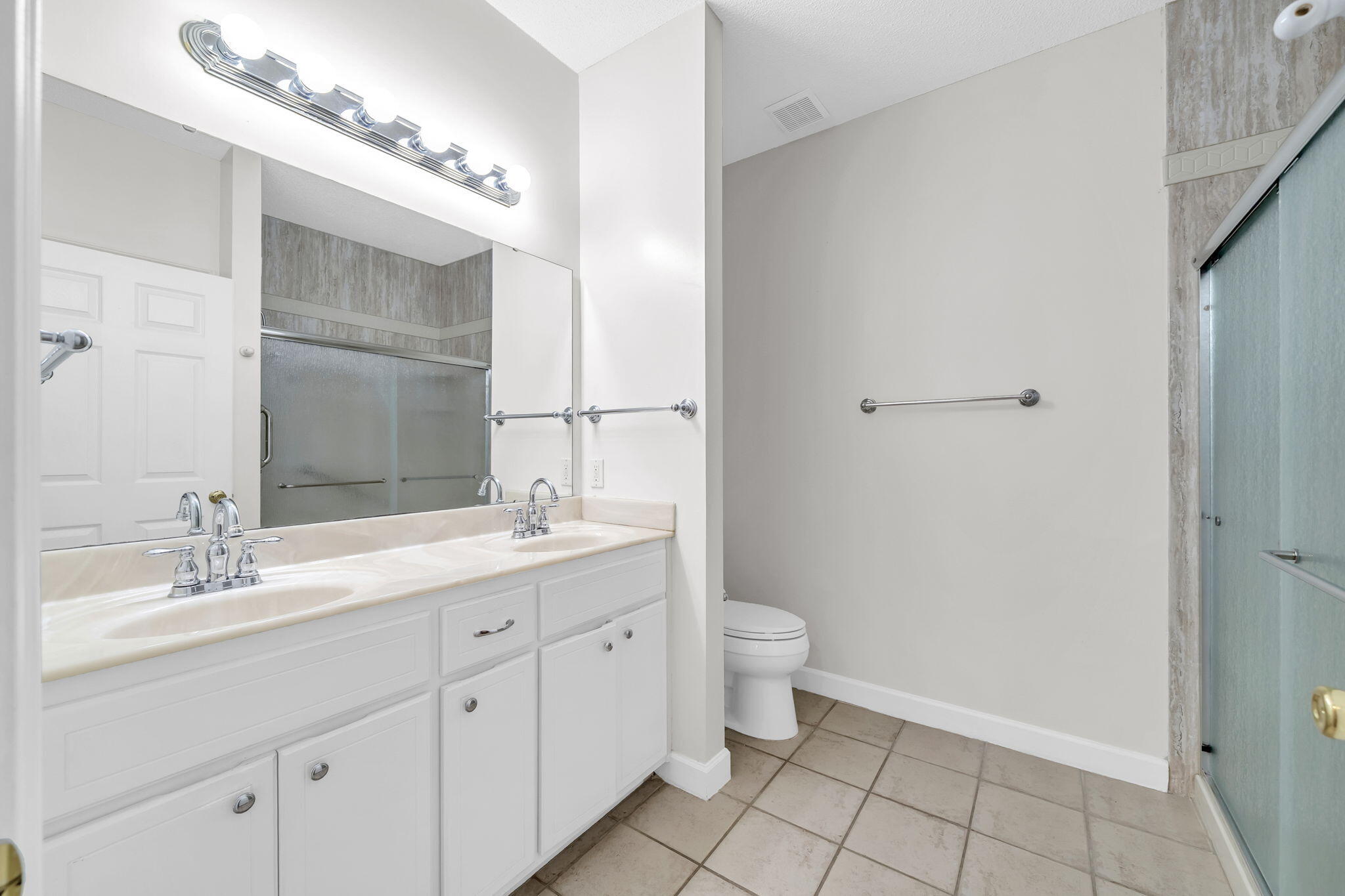 ESCADA - Residential