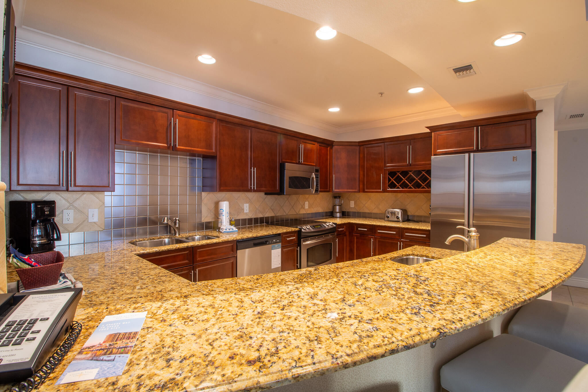 EMERALD GRANDE - Residential