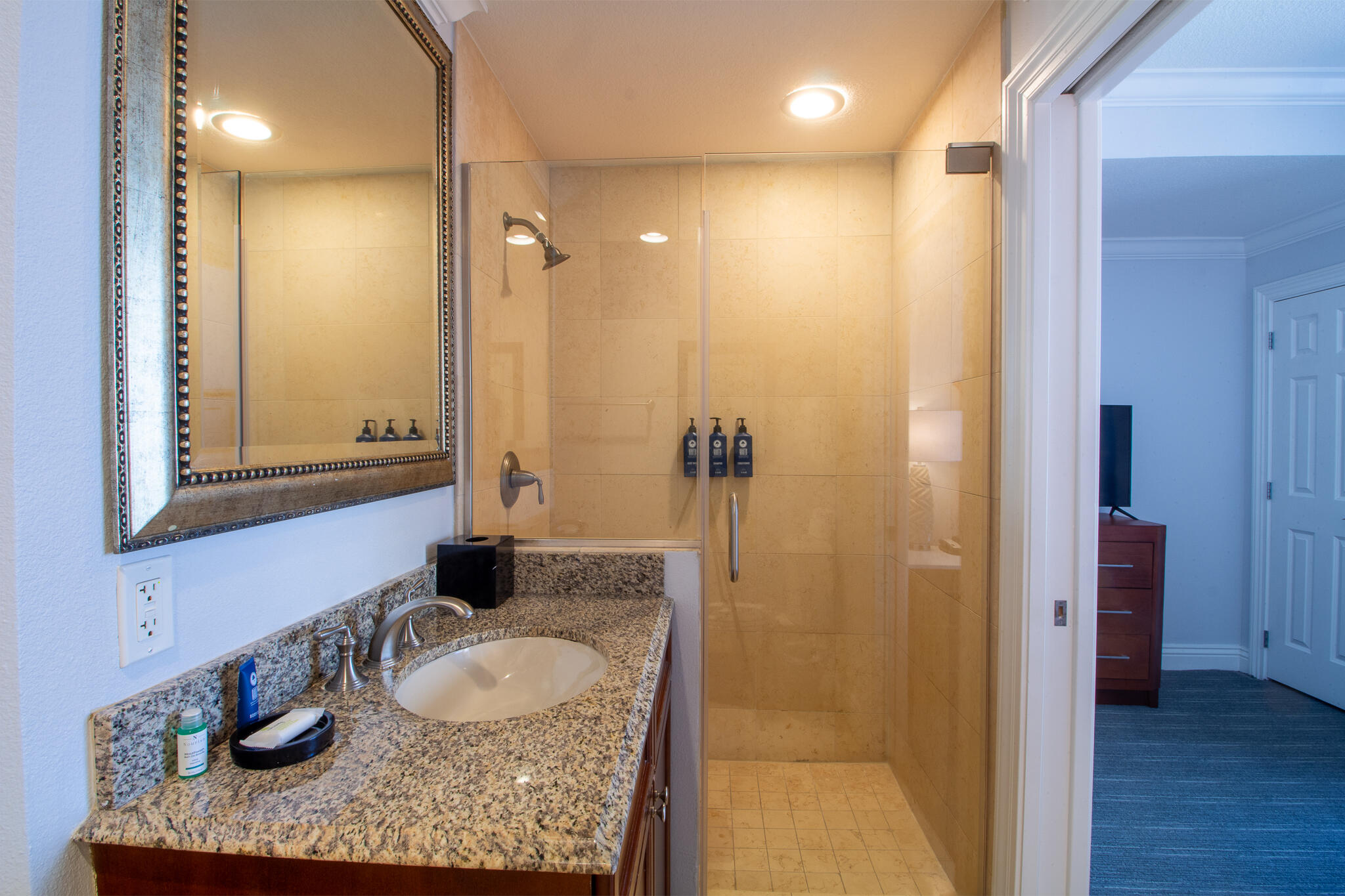 EMERALD GRANDE - Residential