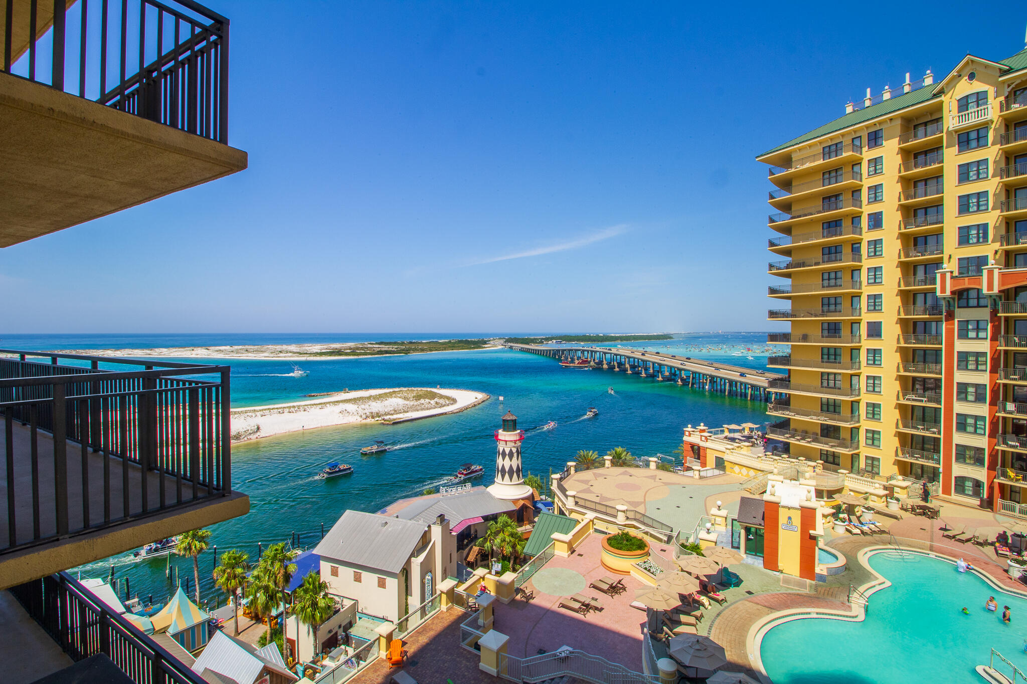 EMERALD GRANDE - Residential