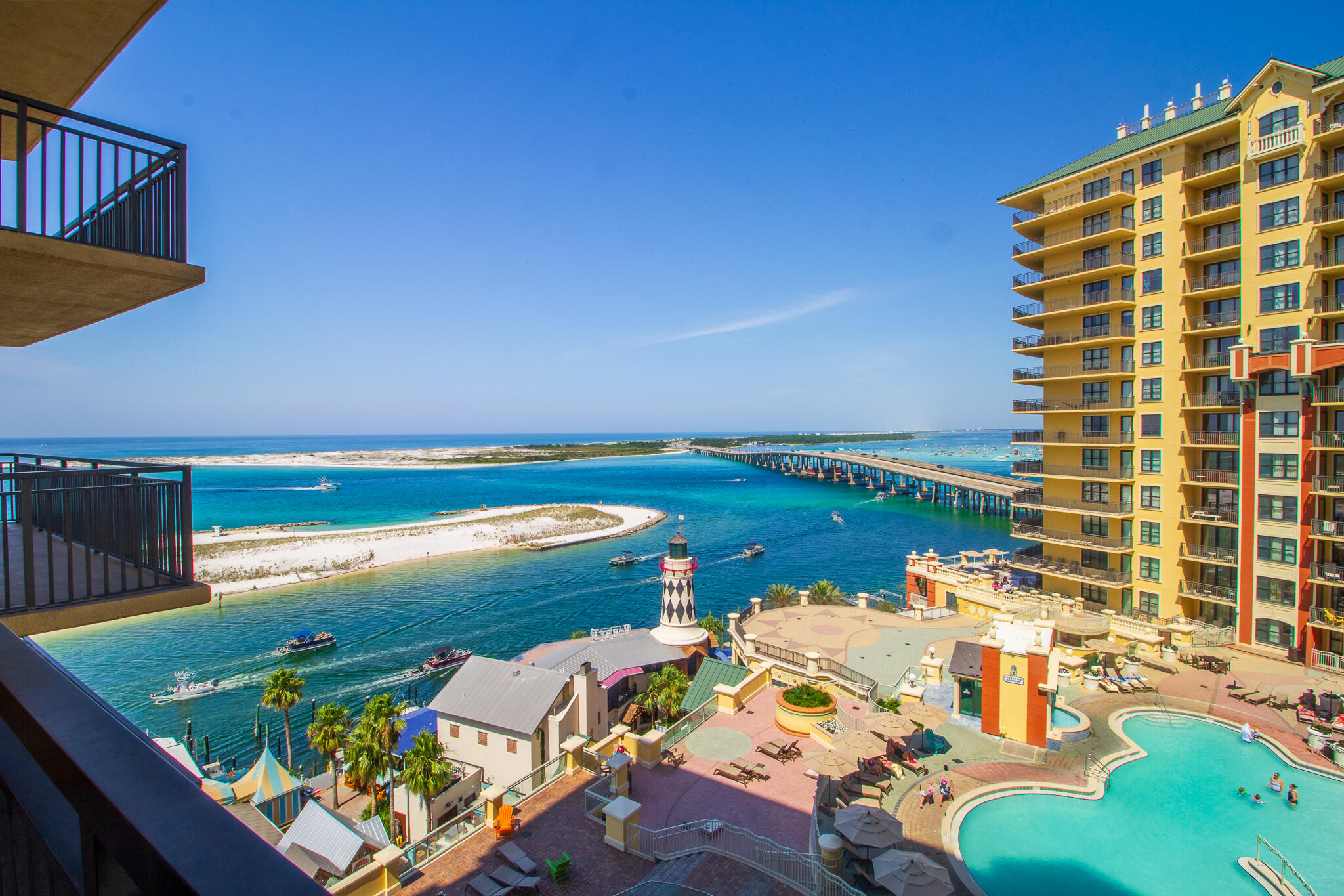 EMERALD GRANDE - Residential