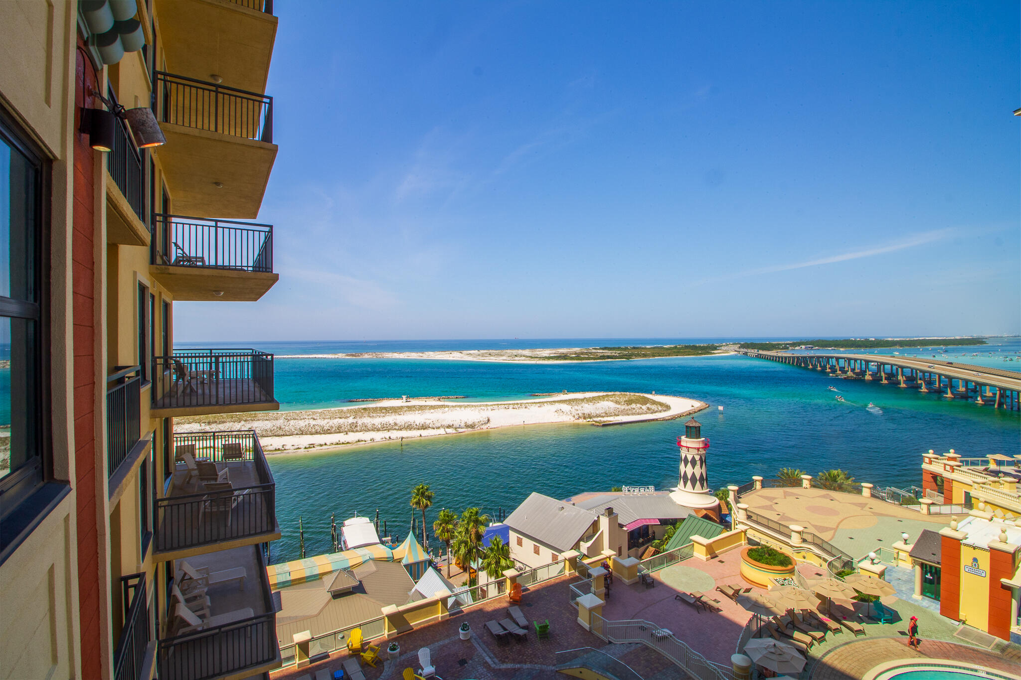 EMERALD GRANDE - Residential