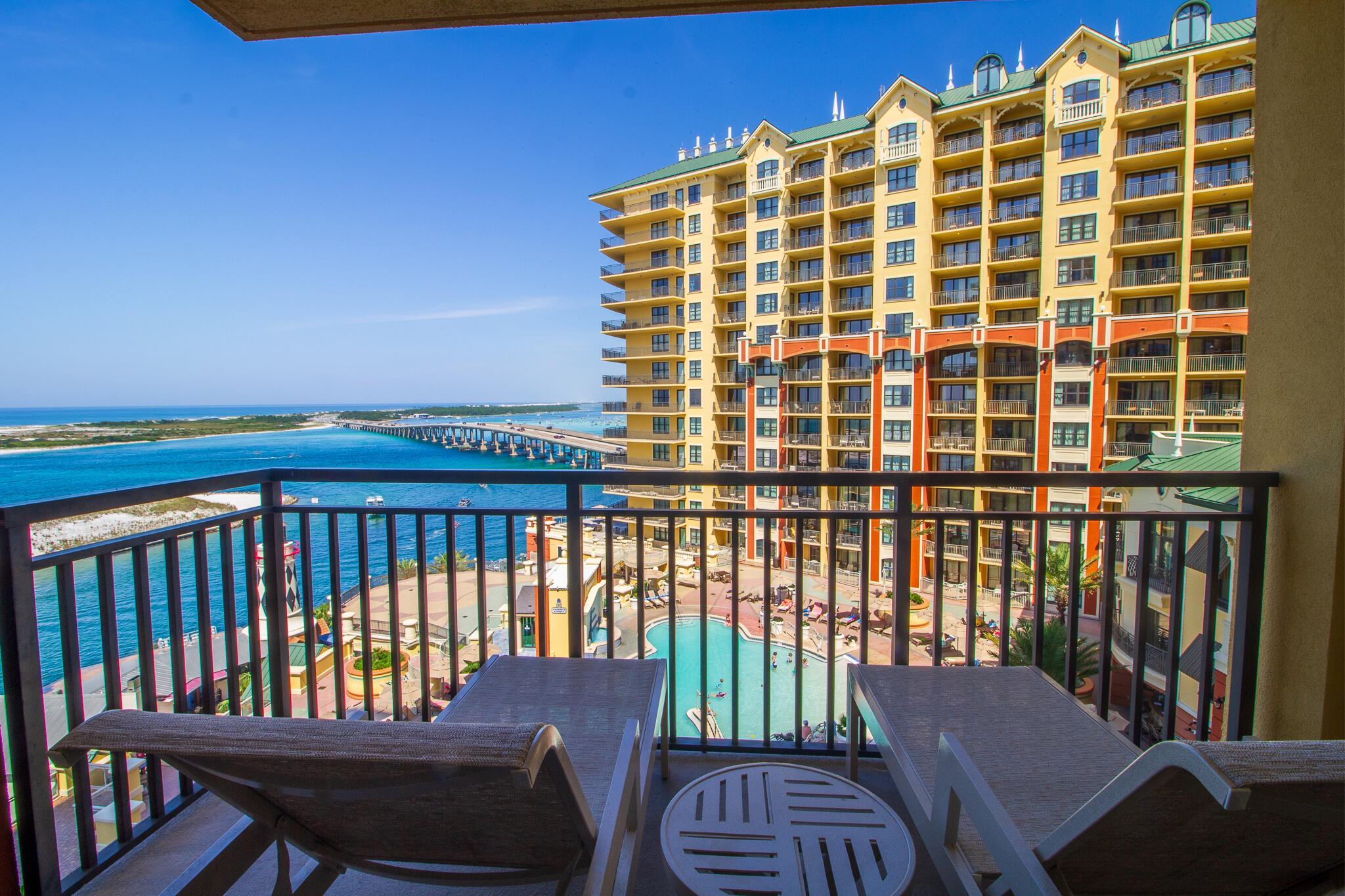 EMERALD GRANDE - Residential