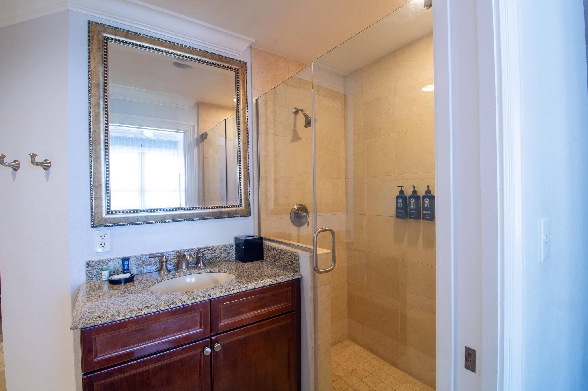 EMERALD GRANDE - Residential