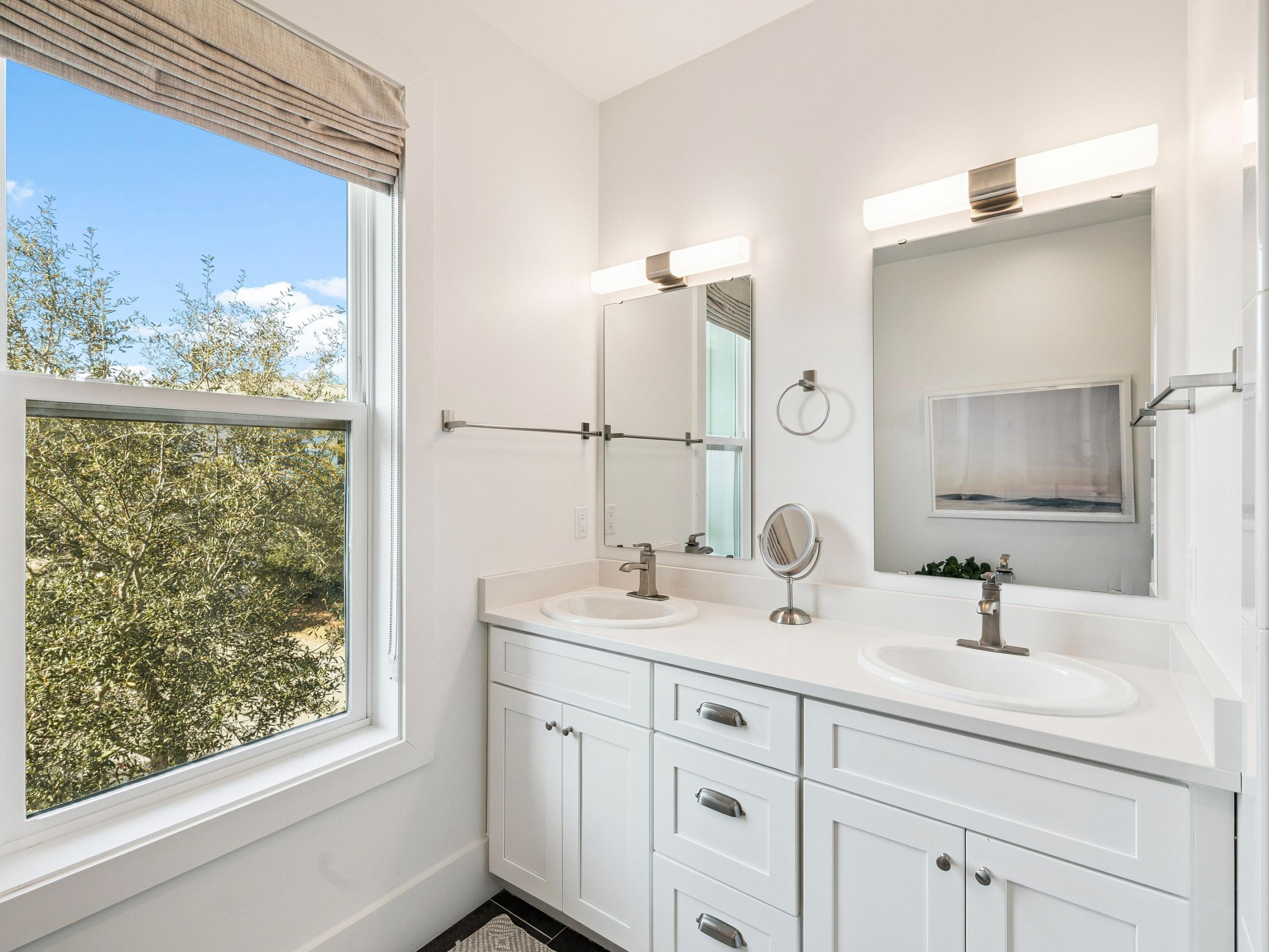 SEAGROVE VILLAGE 7TH ADD - Residential