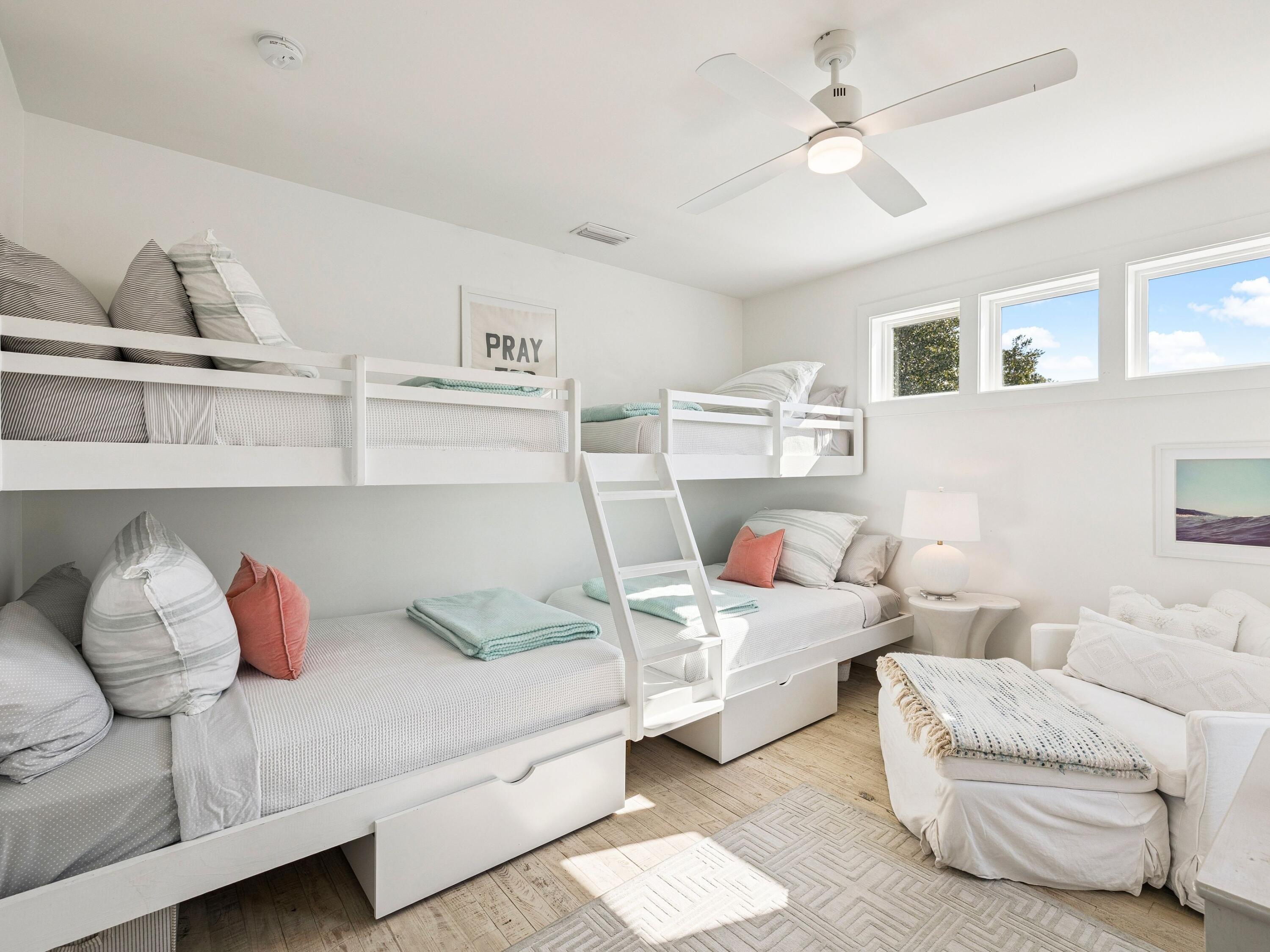 SEAGROVE VILLAGE 7TH ADD - Residential