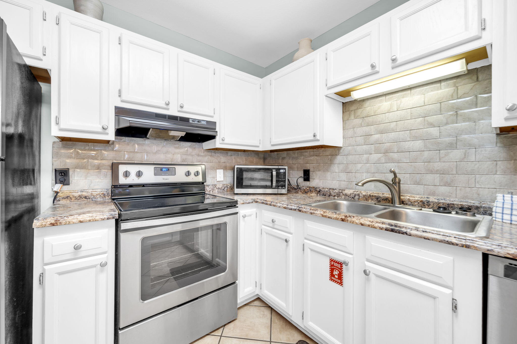 WOODLAND SHORES T/H PH 3 - Residential