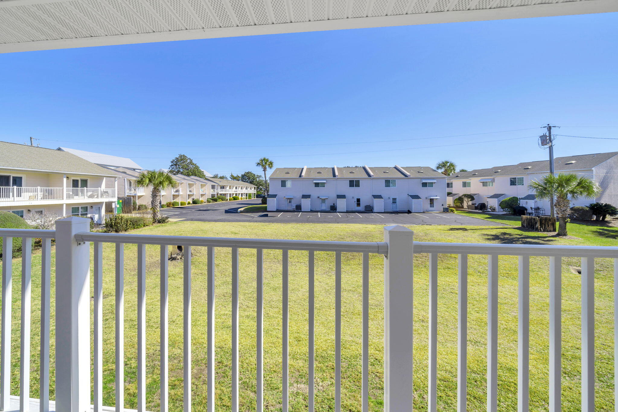 WOODLAND SHORES T/H PH 3 - Residential