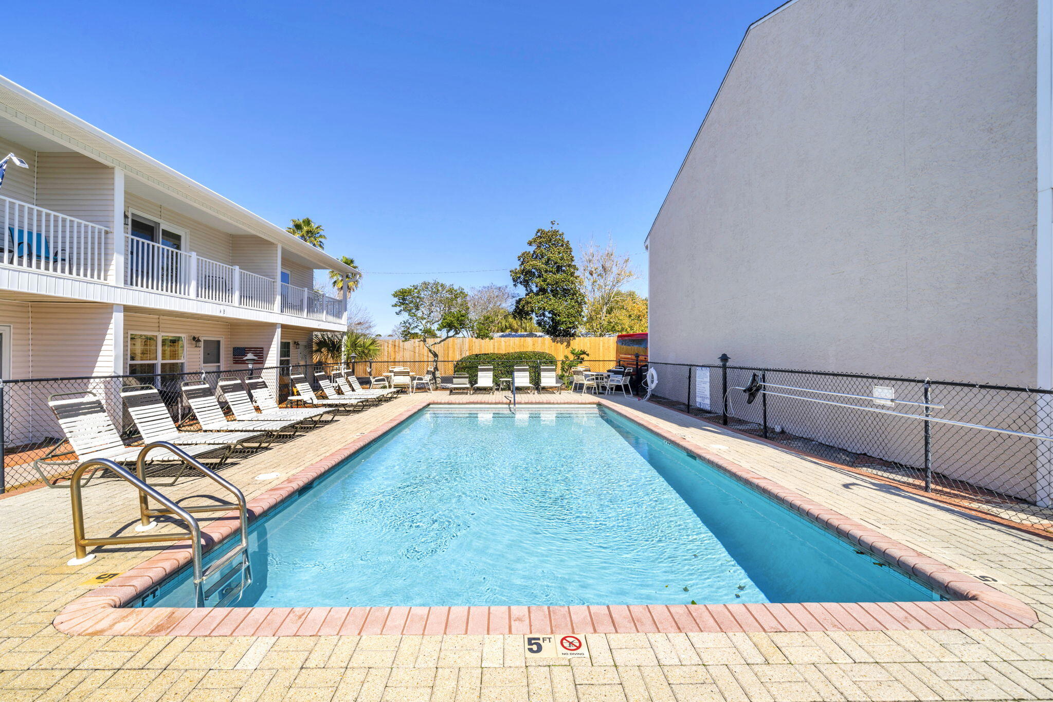 WOODLAND SHORES T/H PH 3 - Residential