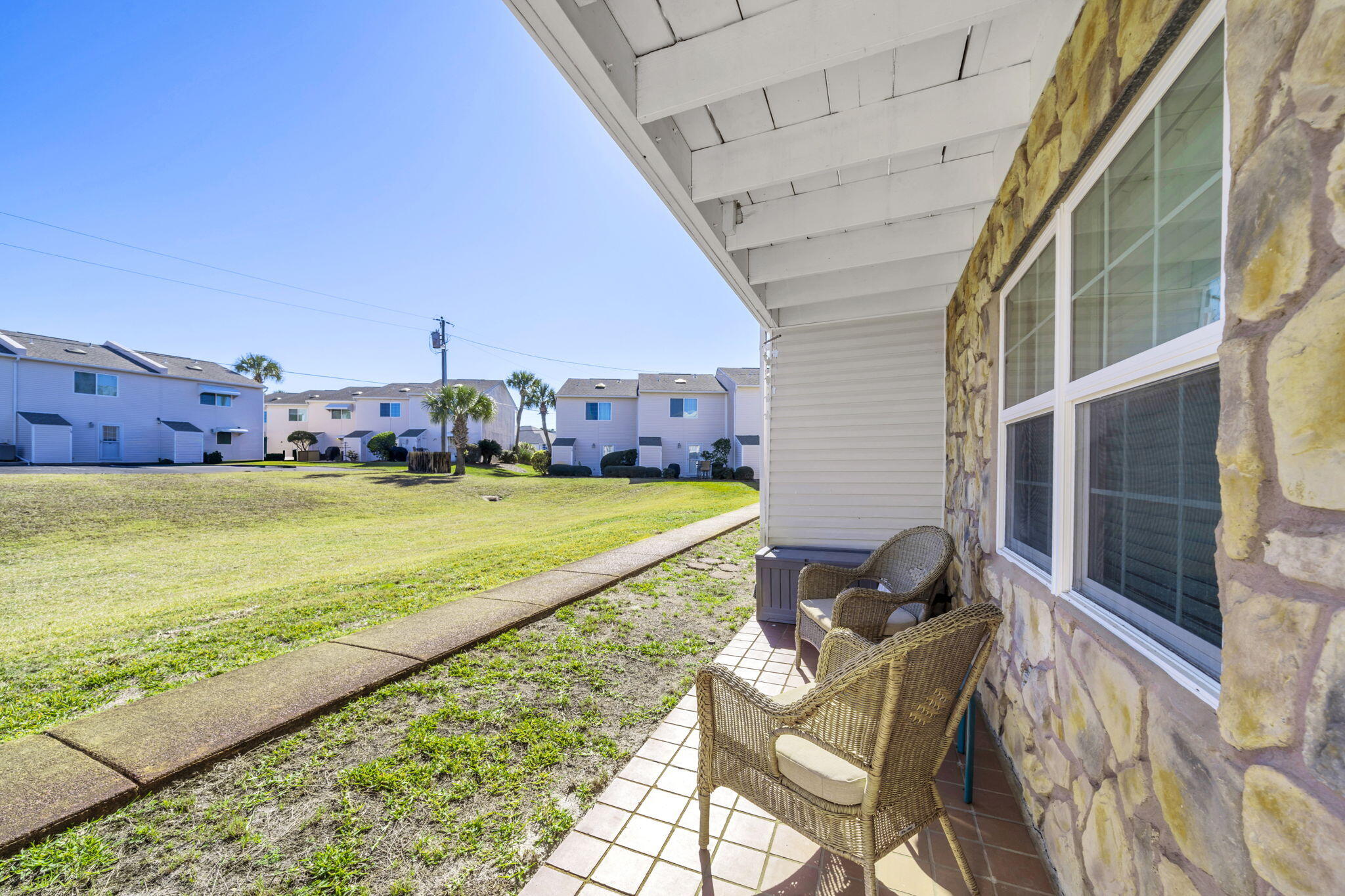 WOODLAND SHORES T/H PH 3 - Residential
