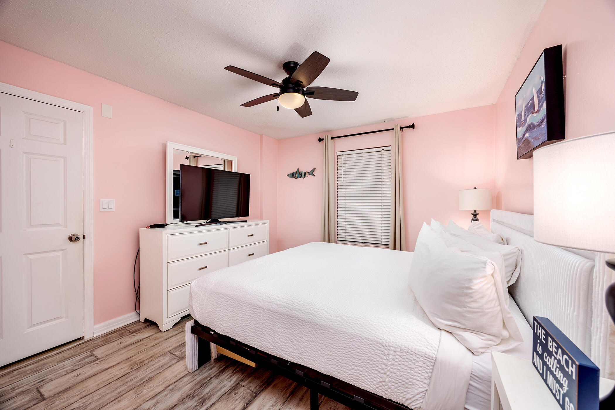 Pelican Beach - Residential