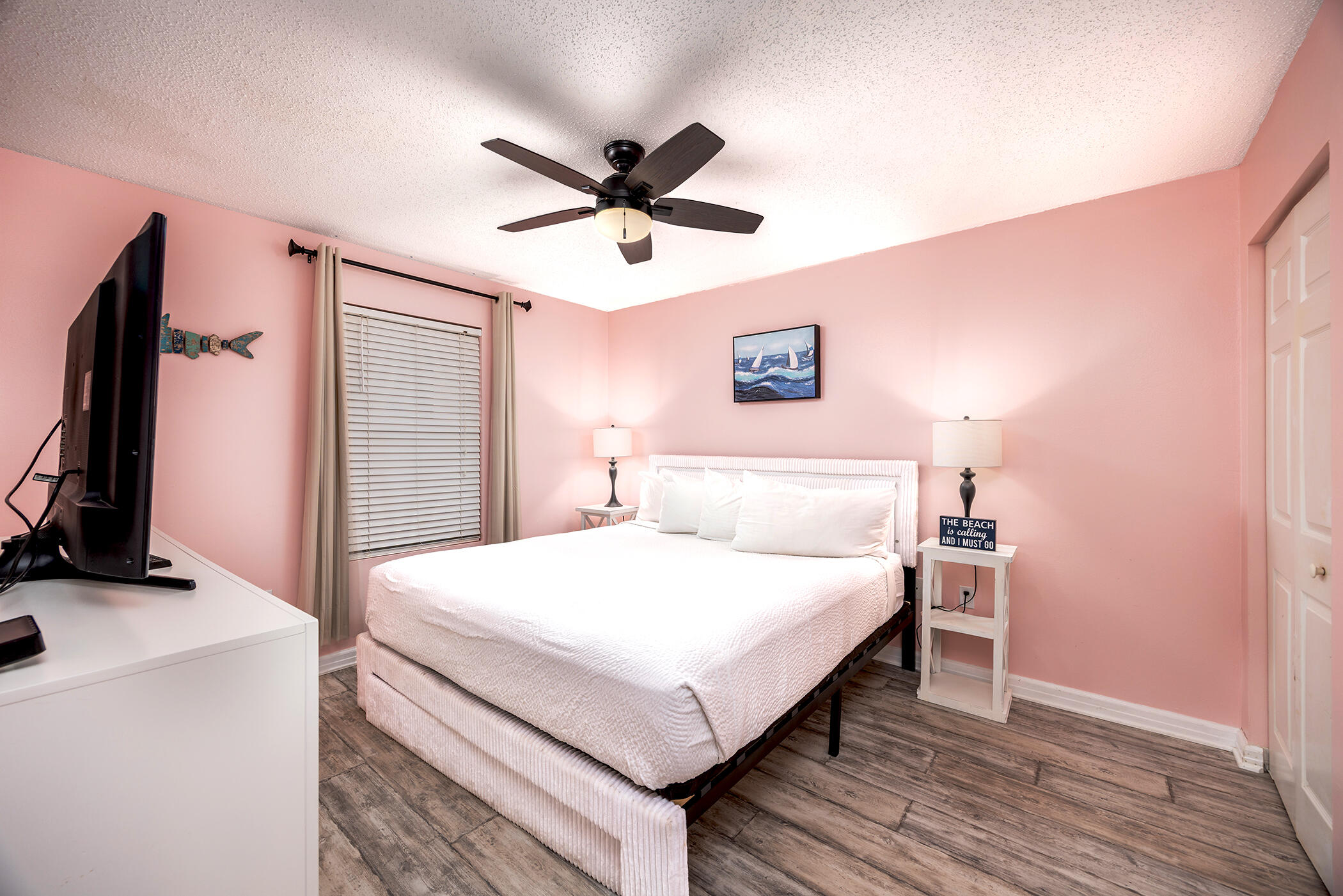 Pelican Beach - Residential