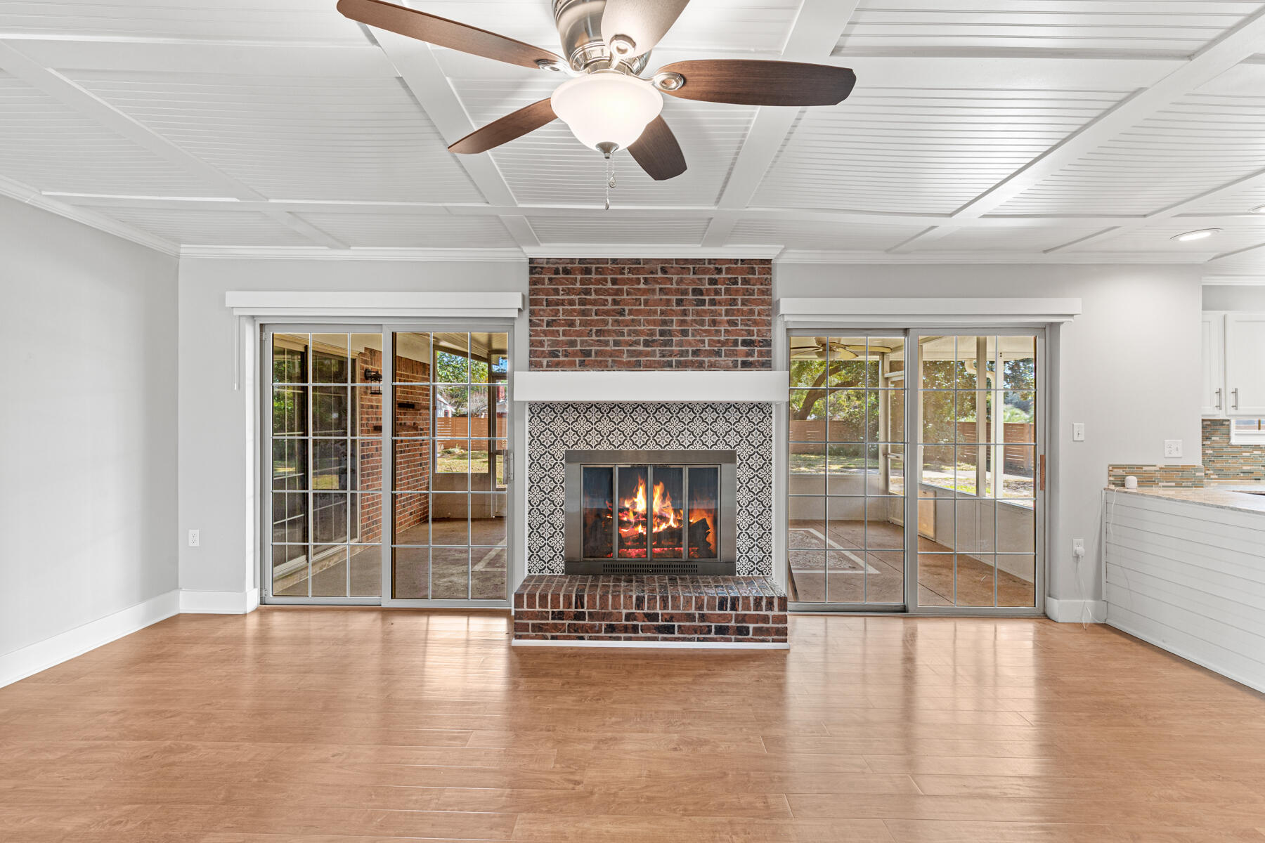 COUNTRY CLUB ESTATES - KENWOOD - Residential