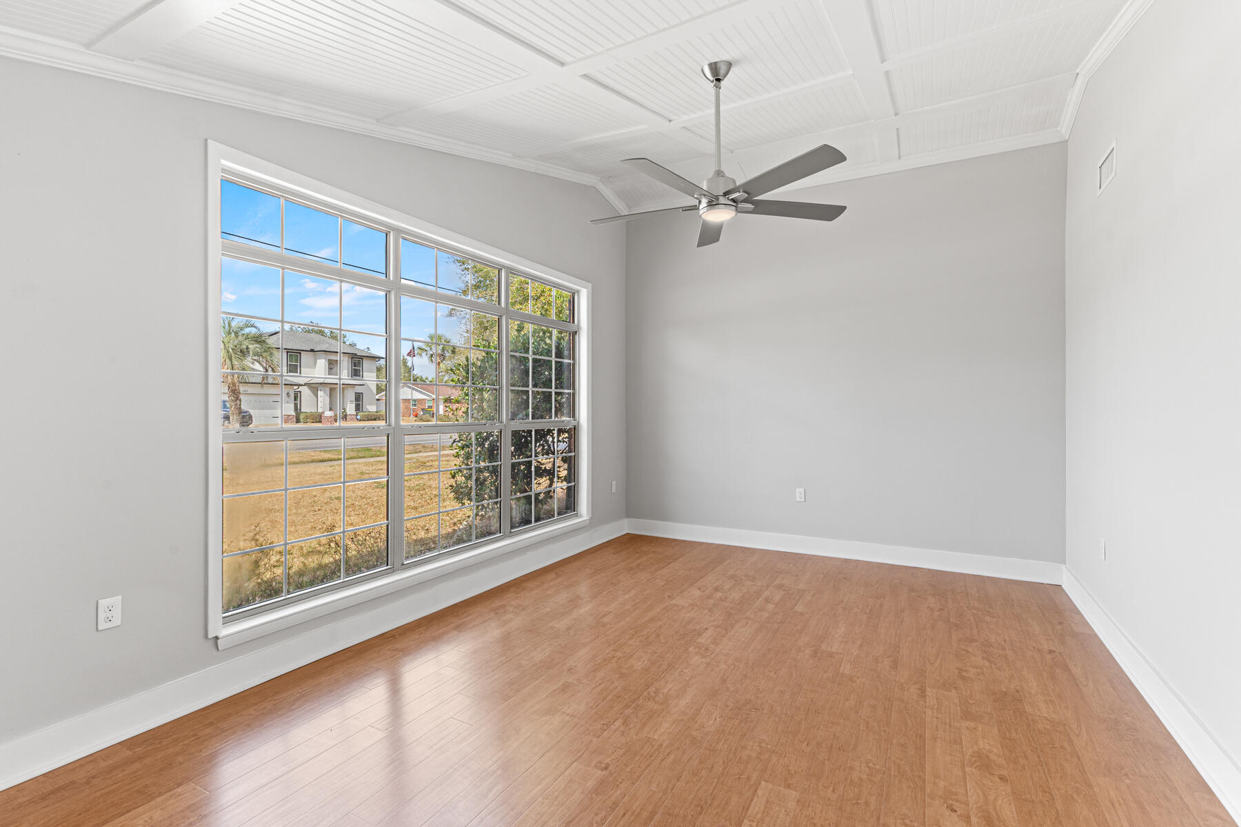 COUNTRY CLUB ESTATES - KENWOOD - Residential