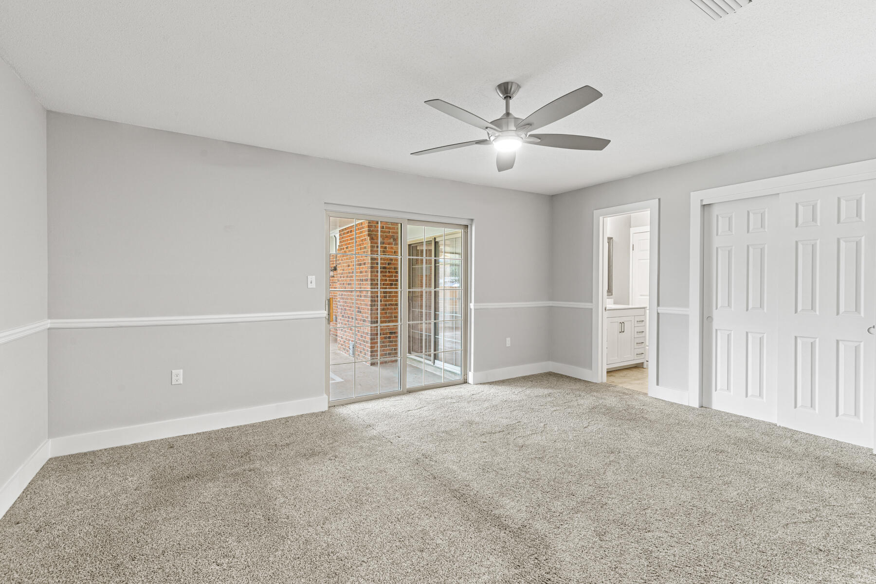 COUNTRY CLUB ESTATES - KENWOOD - Residential