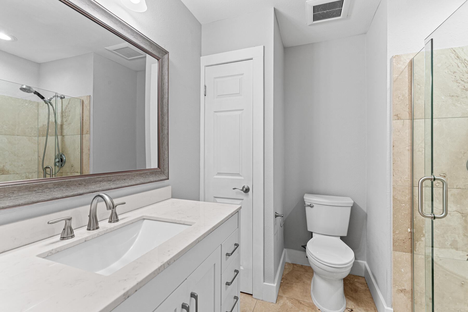 COUNTRY CLUB ESTATES - KENWOOD - Residential