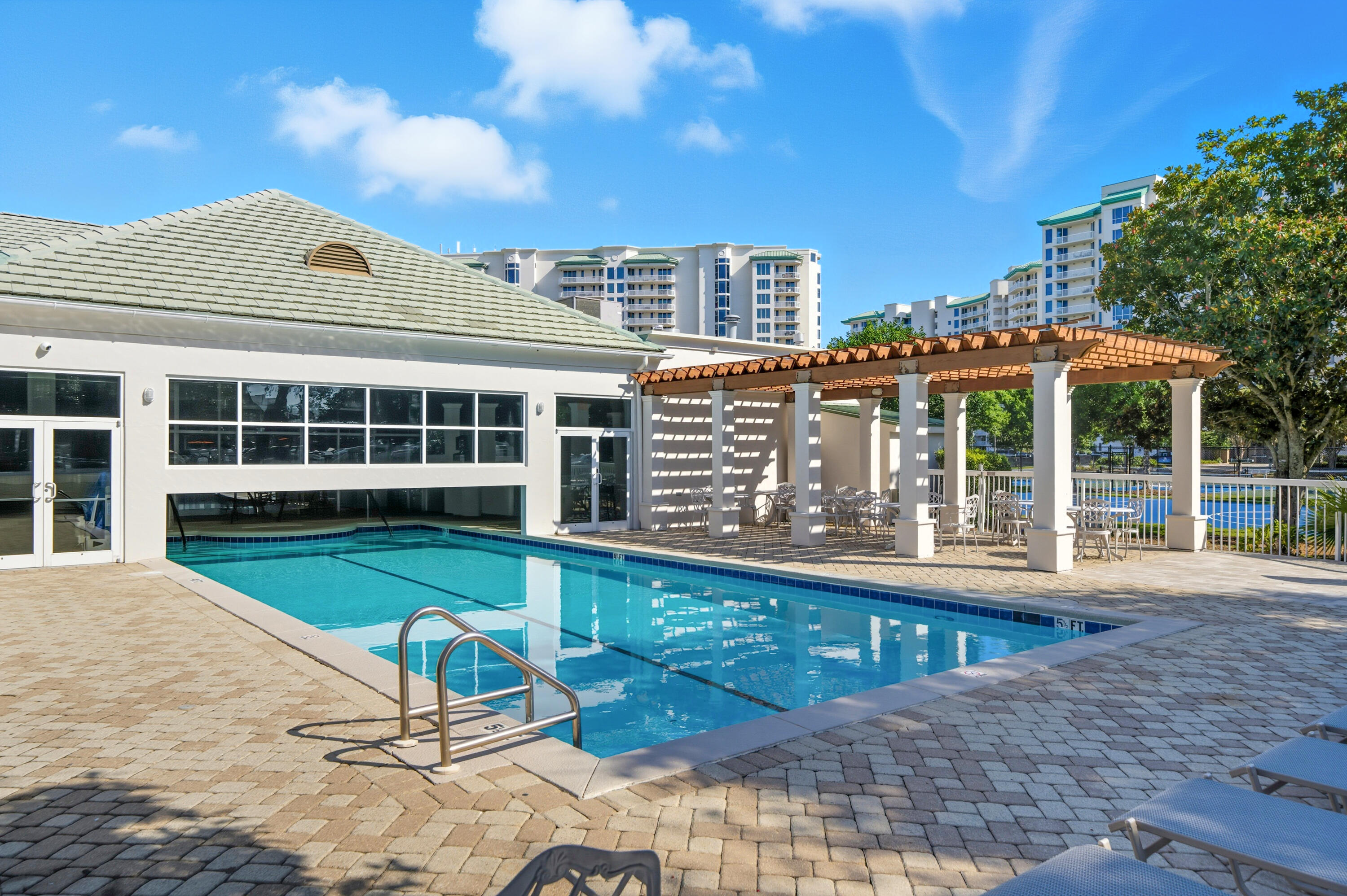 SILVER SHELLS BEACH RESORT - Residential