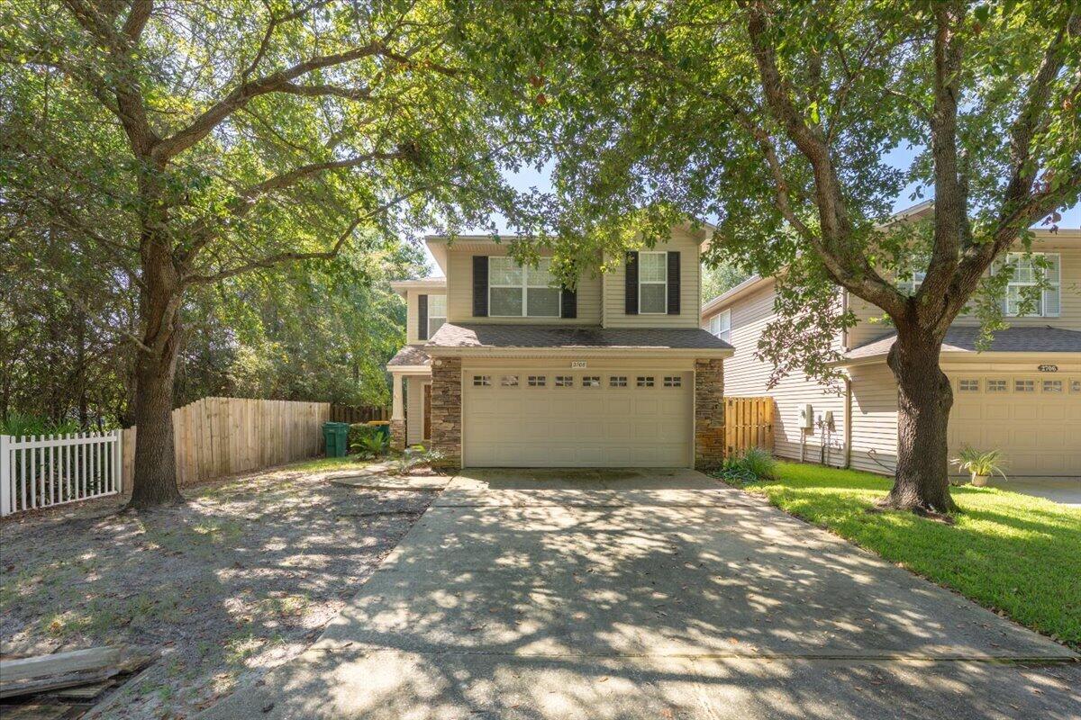 2708 Apple Blossom Court