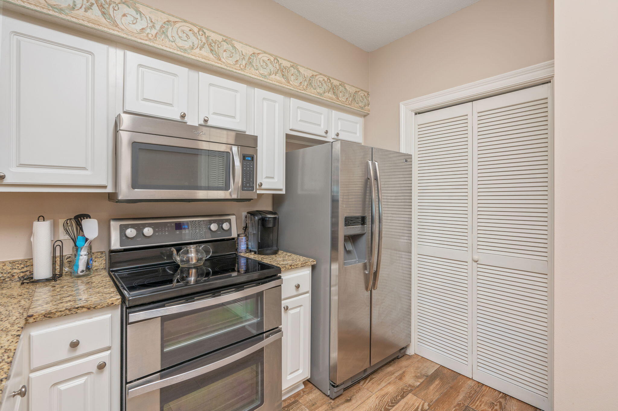 LAGUNA LANDING - Residential