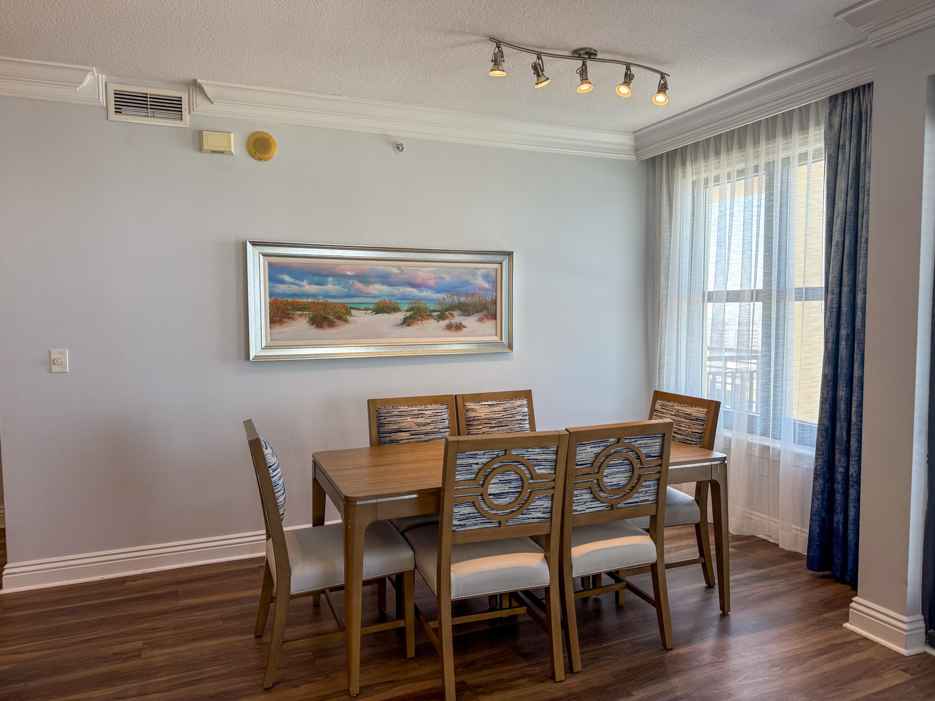 EMERALD GRANDE - Residential