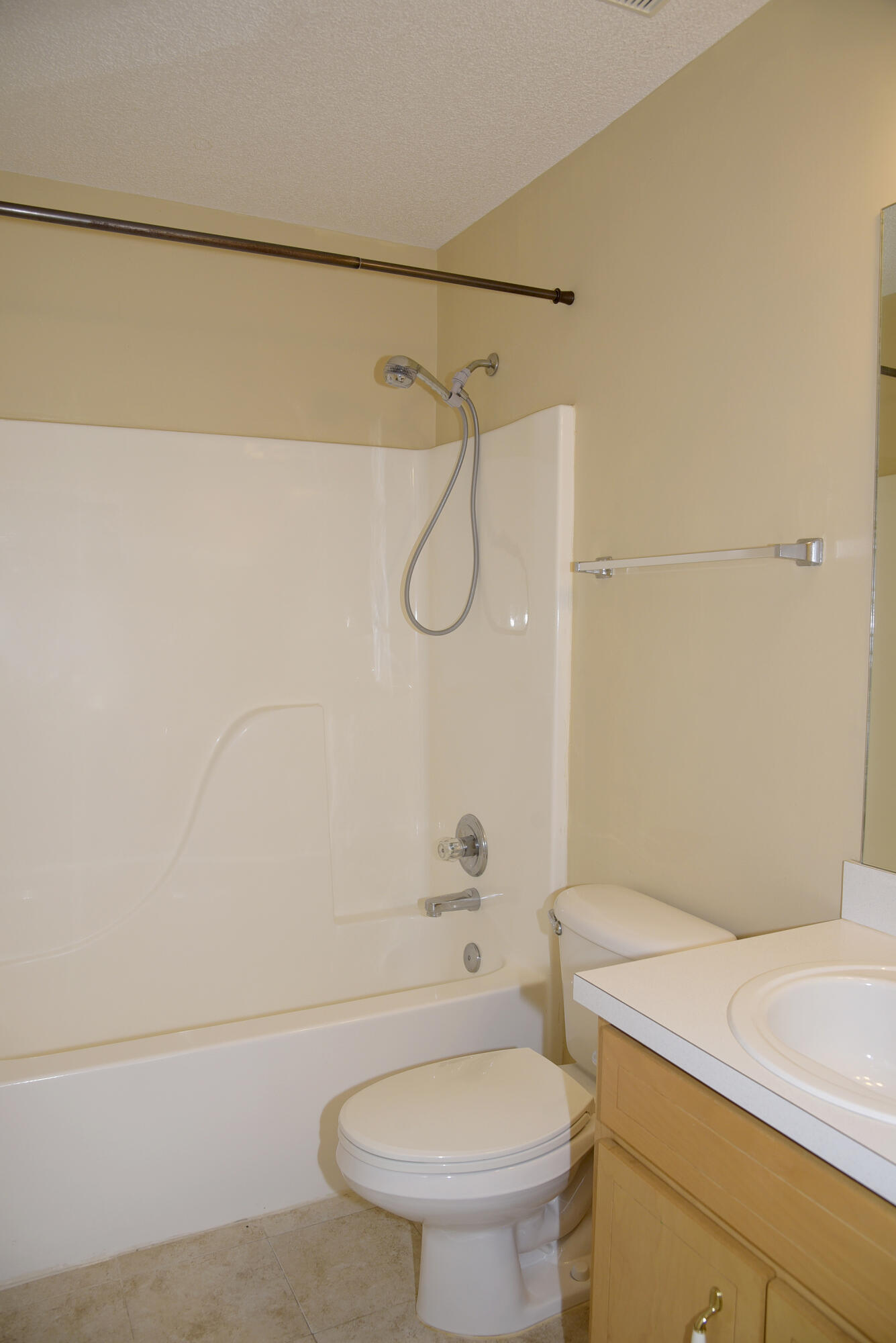 CREEKSIDE - Residential Lease