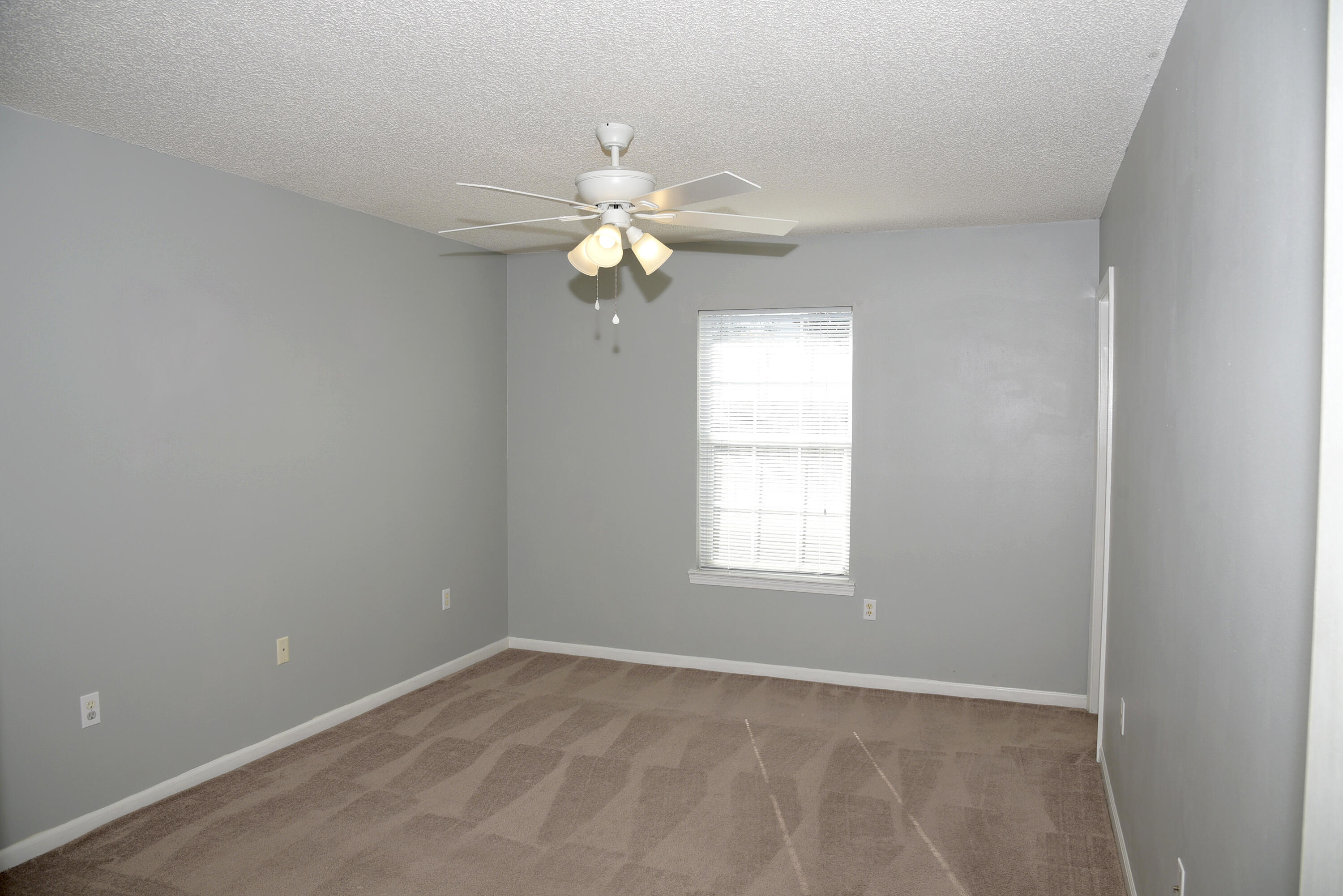 CREEKSIDE - Residential Lease