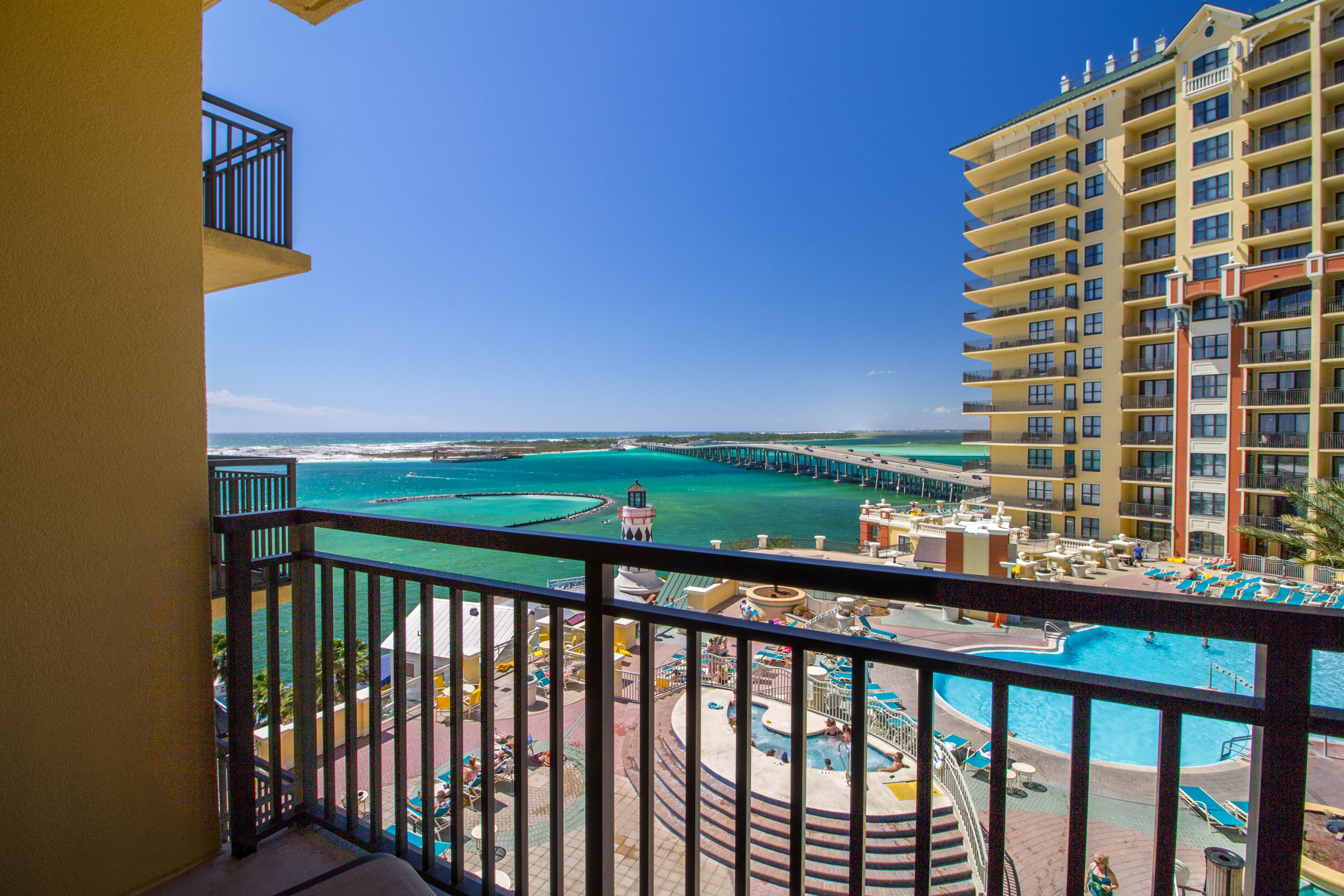 EMERALD GRANDE - Residential