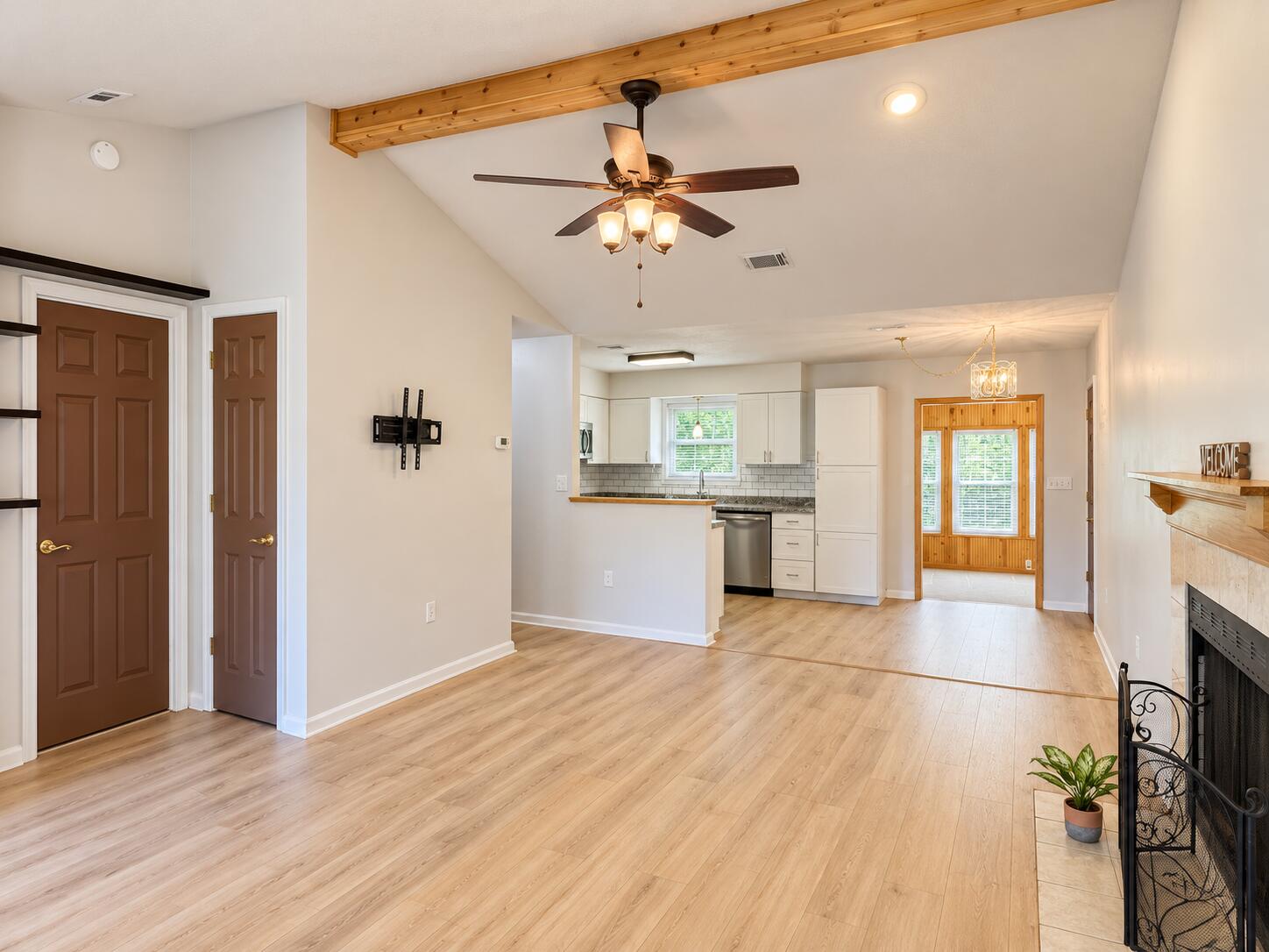 3316 Colonial Court