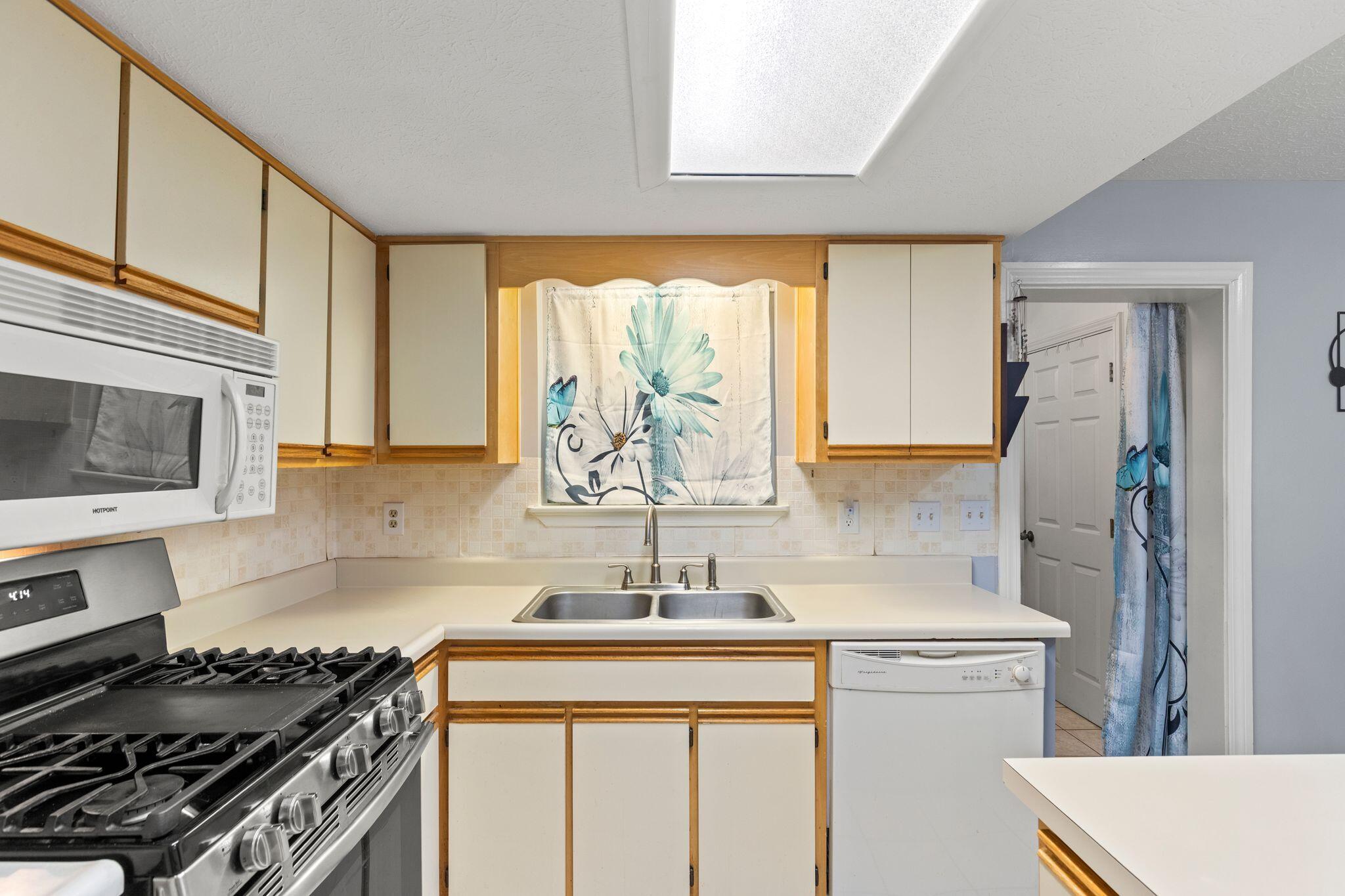 GULF HIGHLAND BEACH RESORT UNREC - Residential
