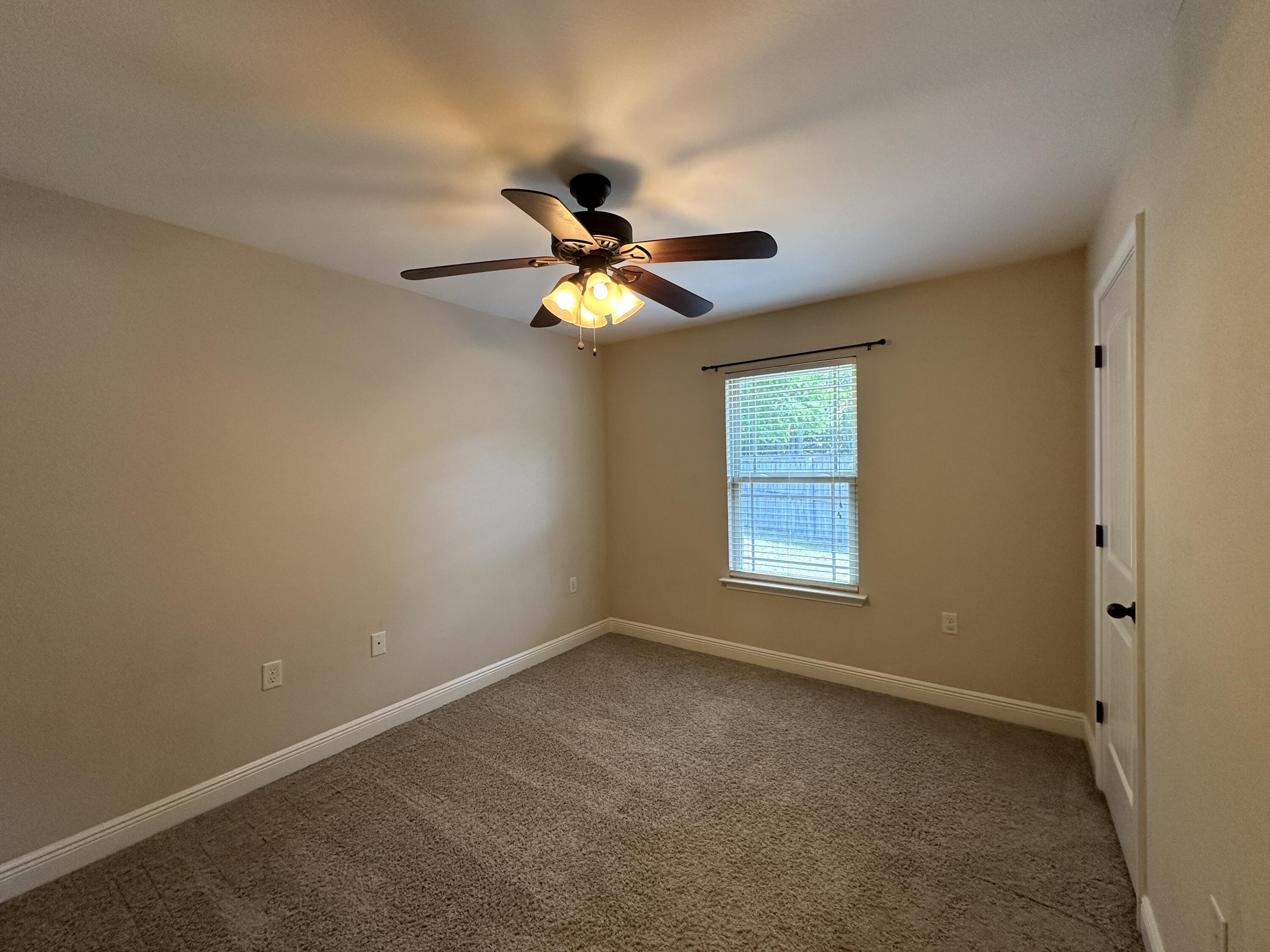 TRAILWOOD ESTATES - Residential Lease