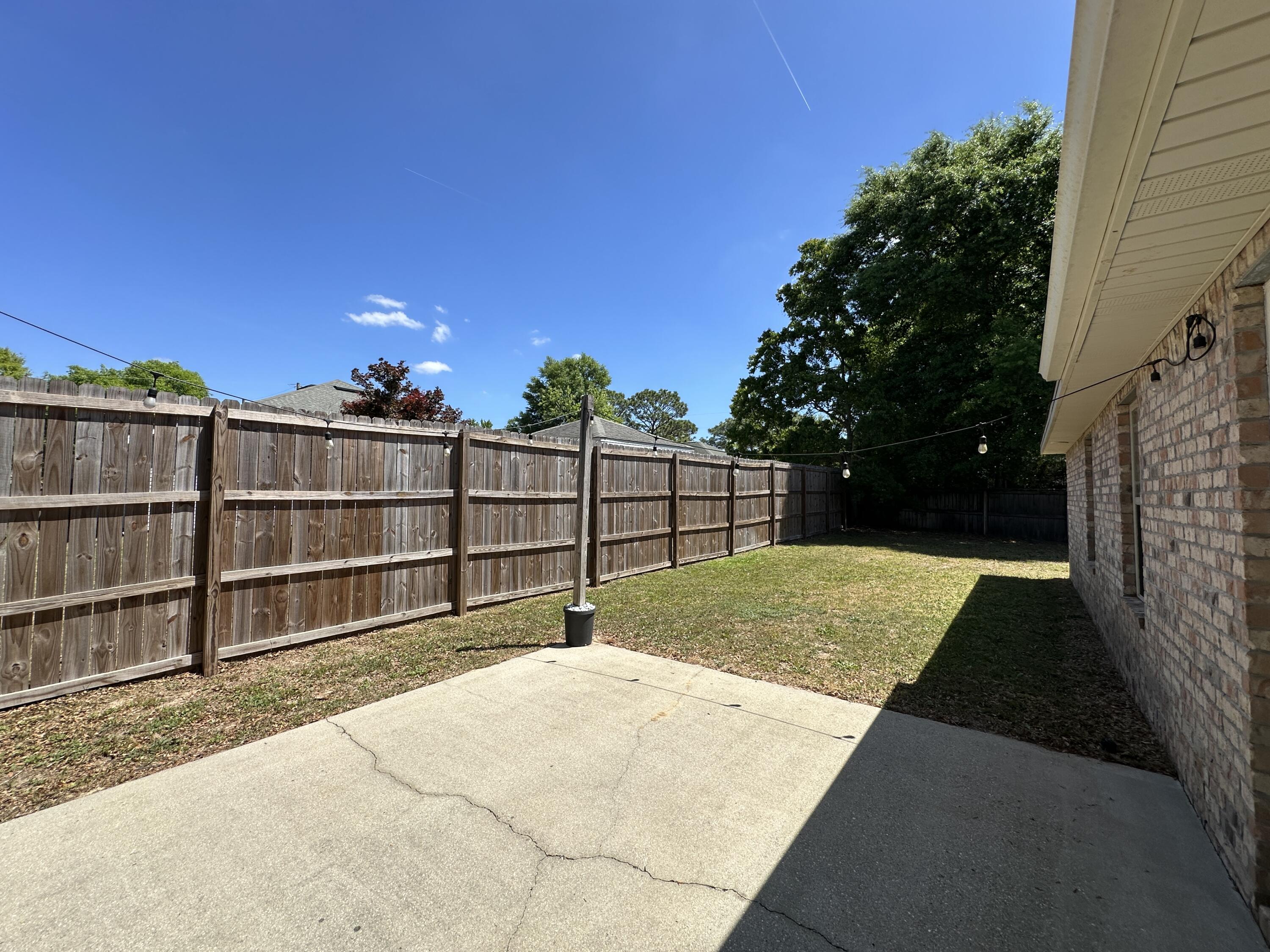 TRAILWOOD ESTATES - Residential Lease