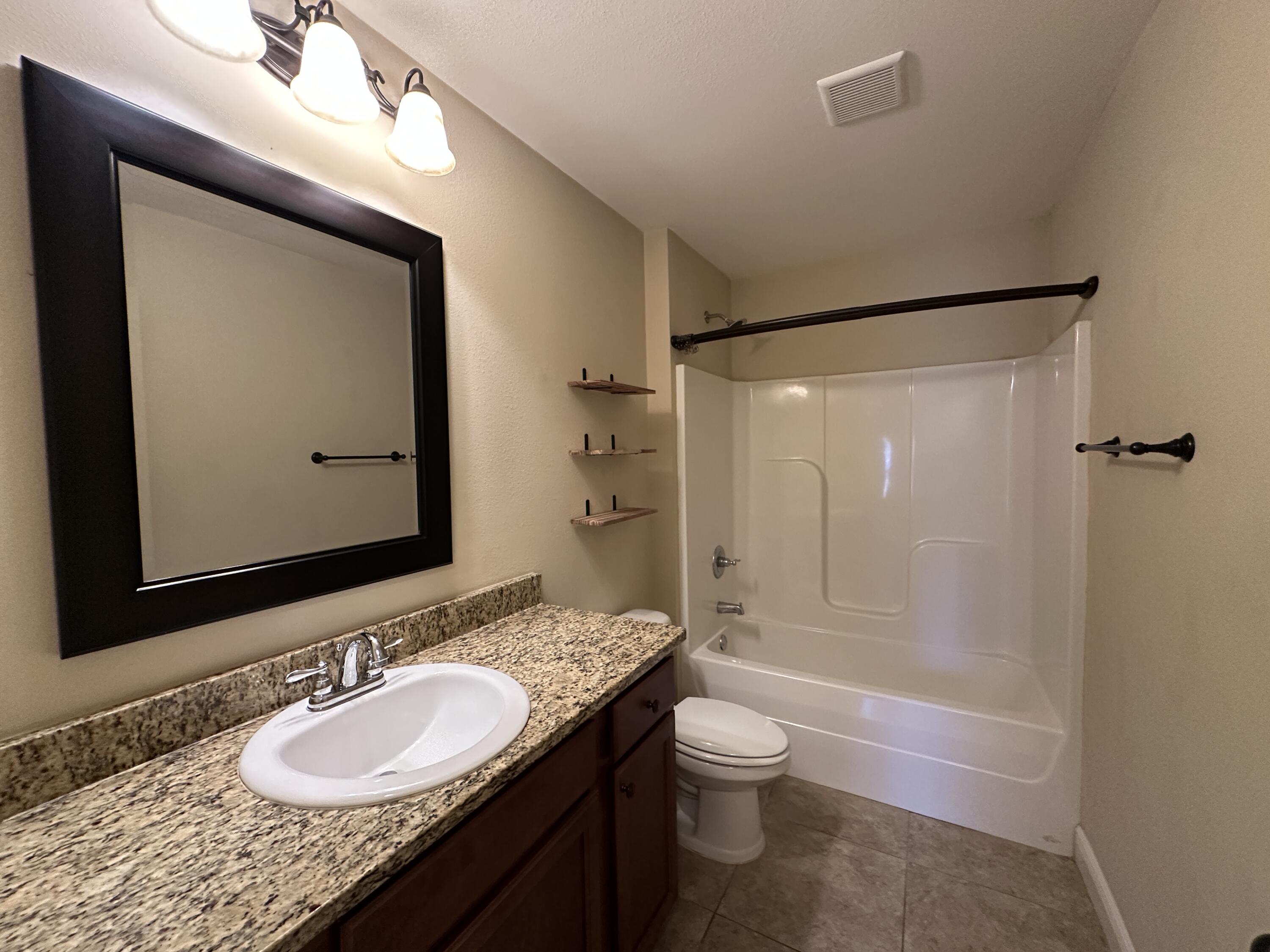 TRAILWOOD ESTATES - Residential Lease